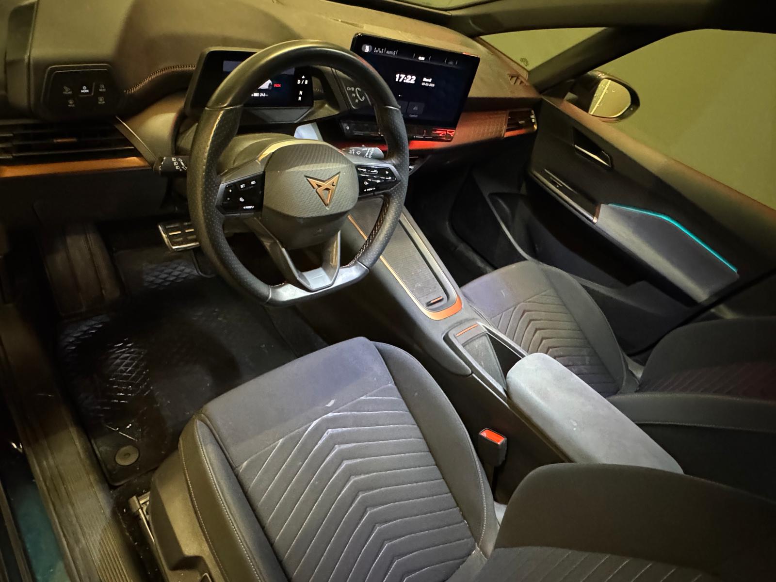 CUPRA Born 58 kWh-showroom-element-1