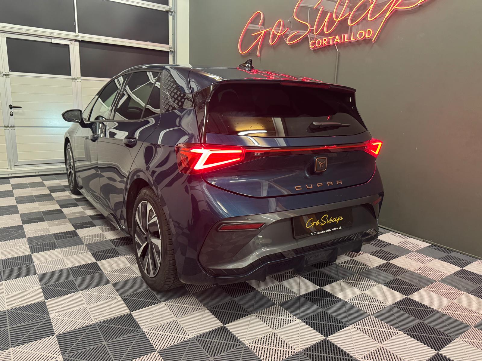 CUPRA Born 58 kWh-showroom-element-3
