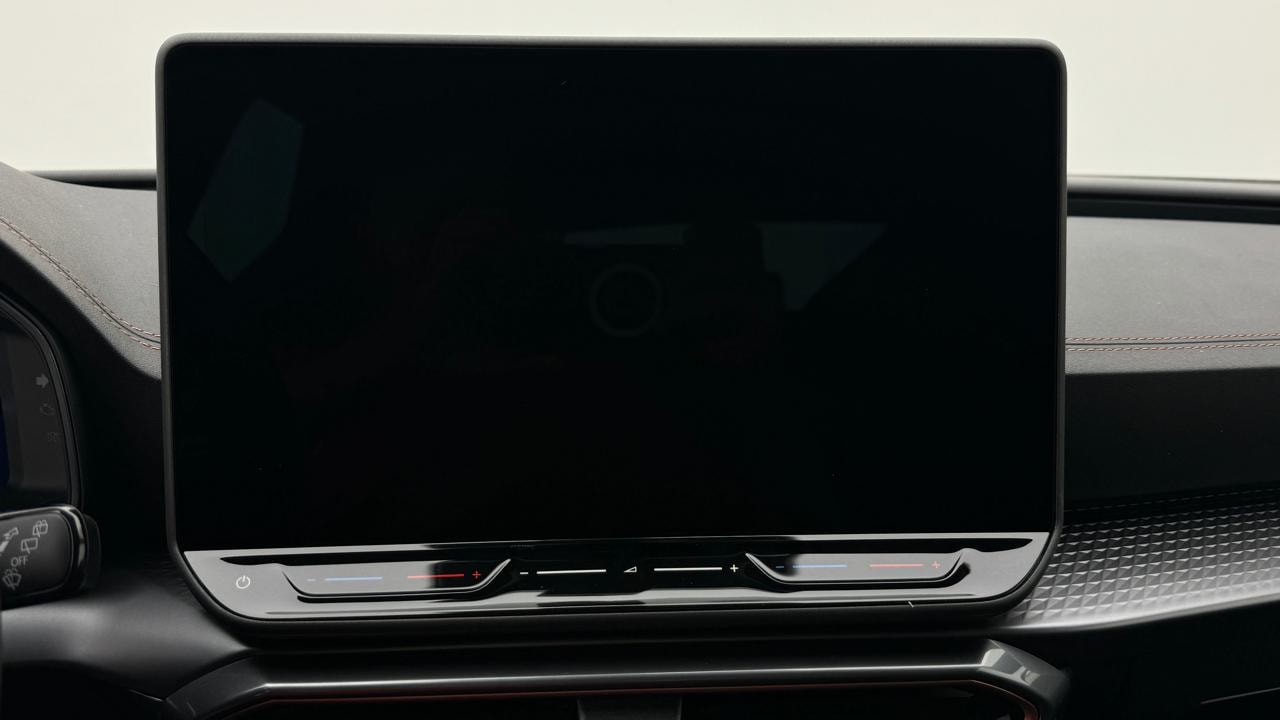 CUPRA LEON 1.5 e-HYBRID pHEV VZ Black Edition-image-7