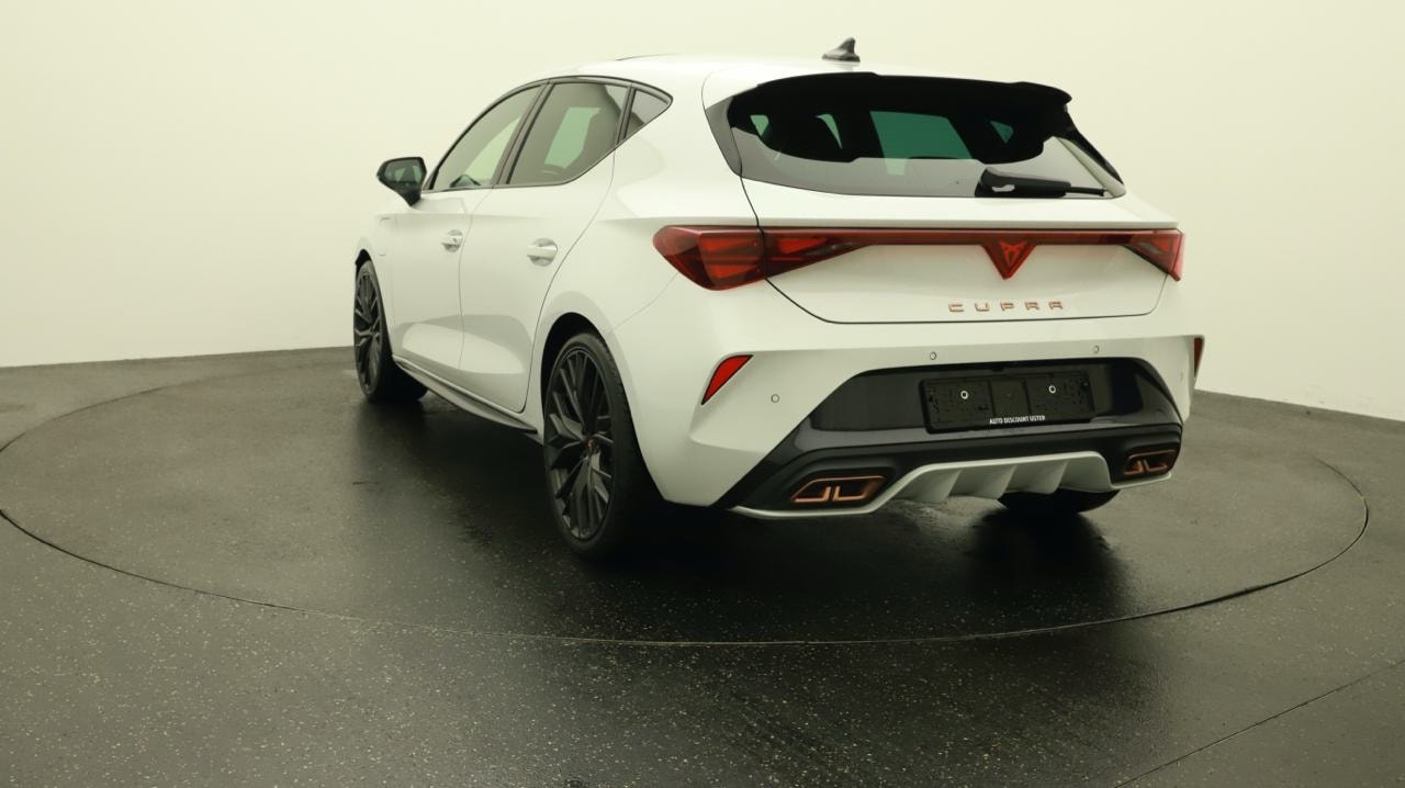 CUPRA LEON 1.5 e-HYBRID pHEV VZ Black Edition-showroom-element-3