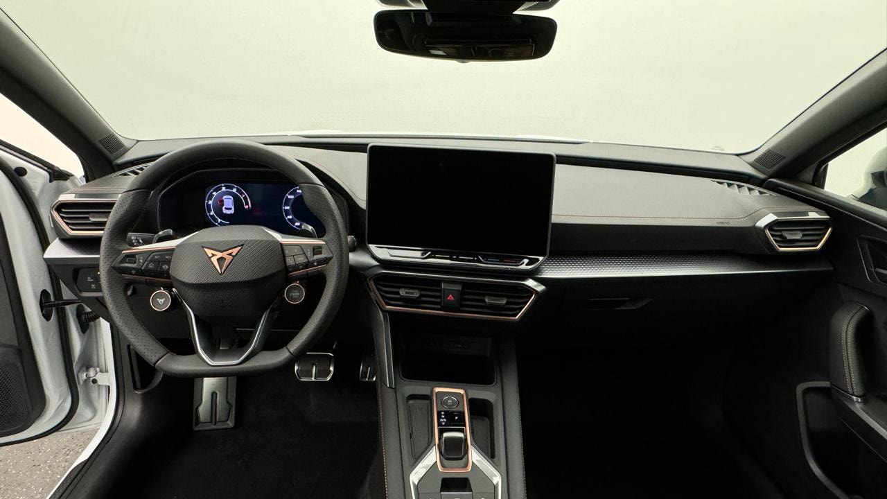 CUPRA LEON 1.5 e-HYBRID pHEV VZ Black Edition-image-5