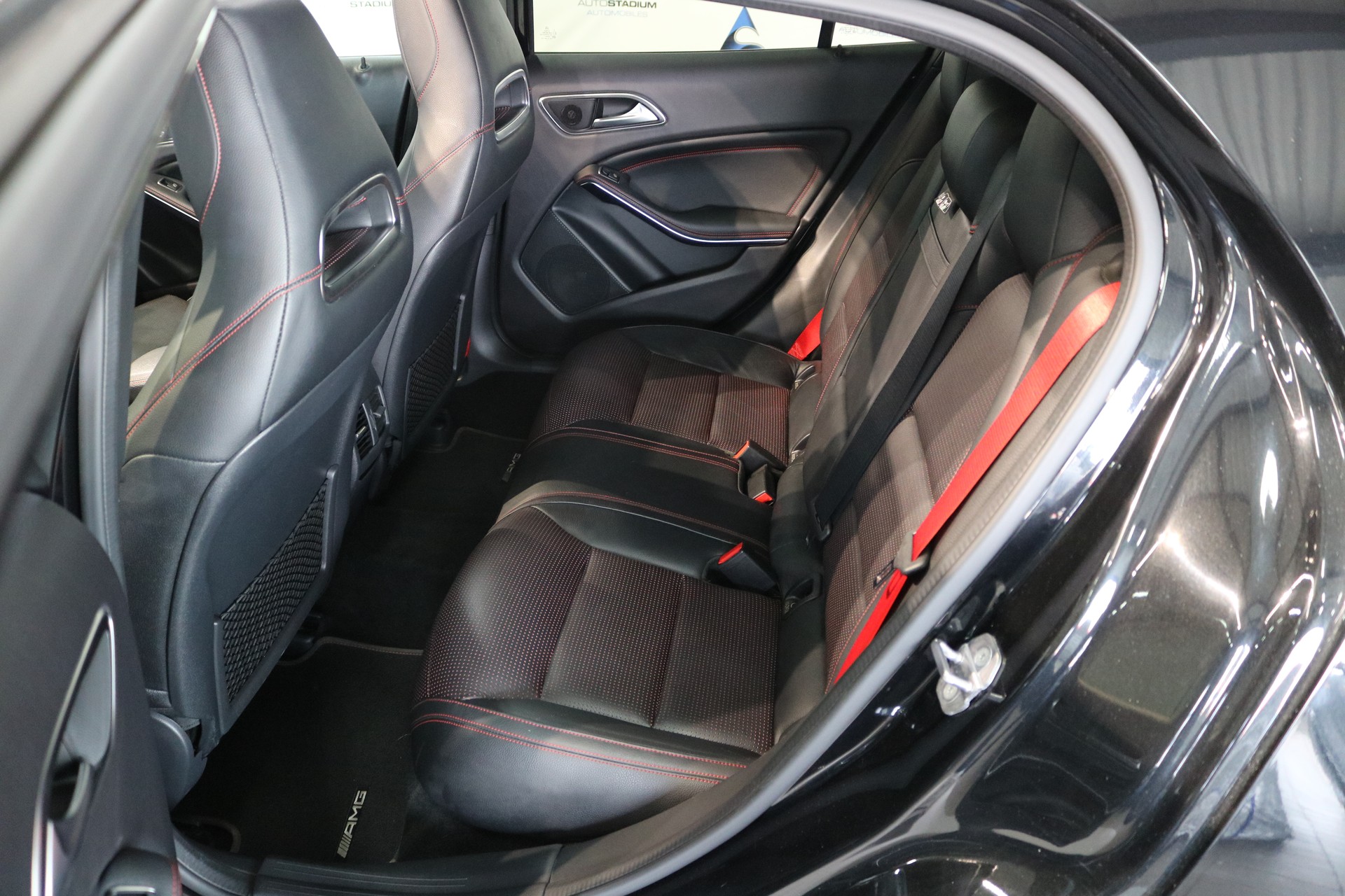 MERCEDES-BENZ GLA 45 AMG Night Edition 4Matic 7G-DCT-image-44