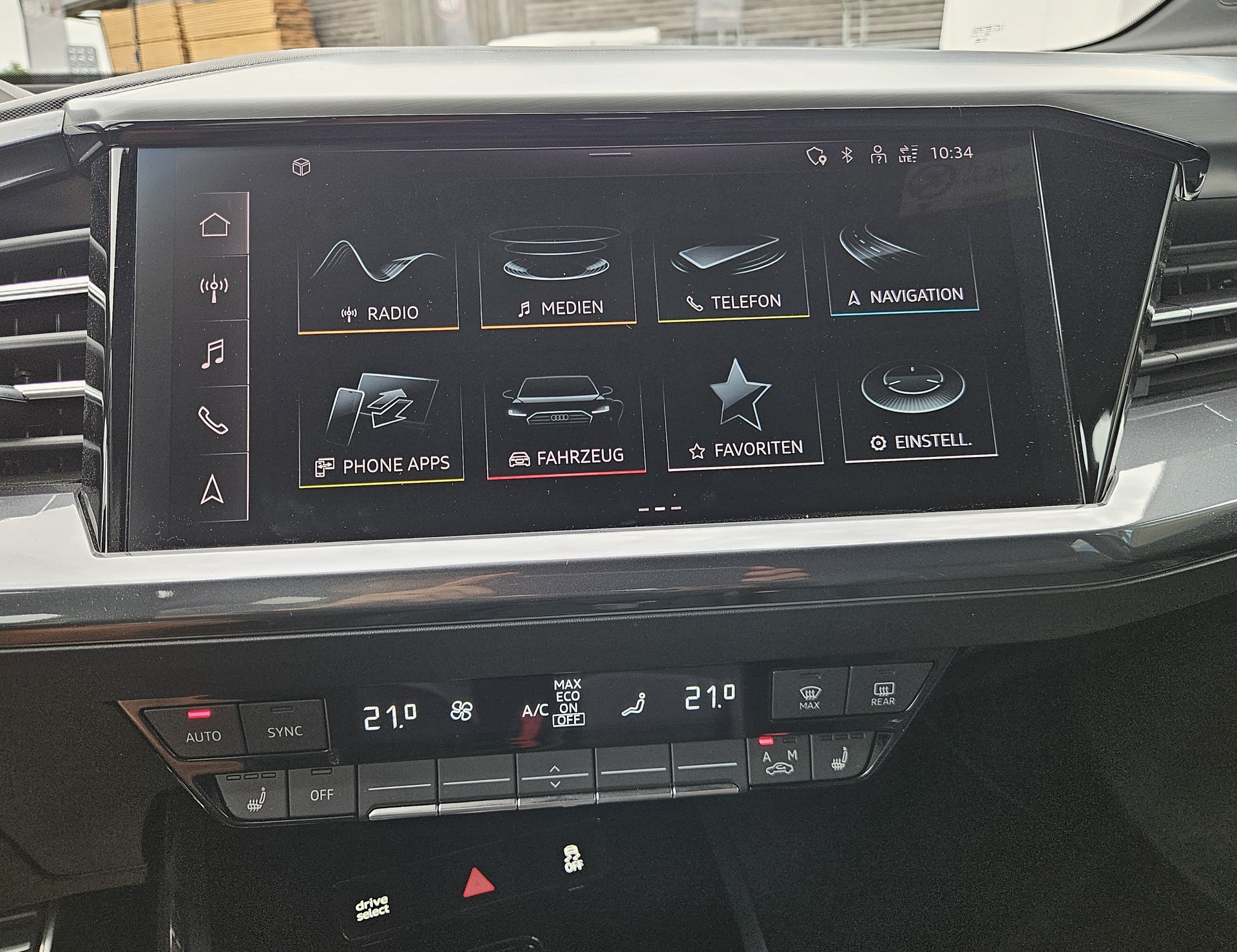 AUDI Q4 Sportback e-tron 50 quattro S-Line Modell 2024 mit Anhängerkupplung-image-14