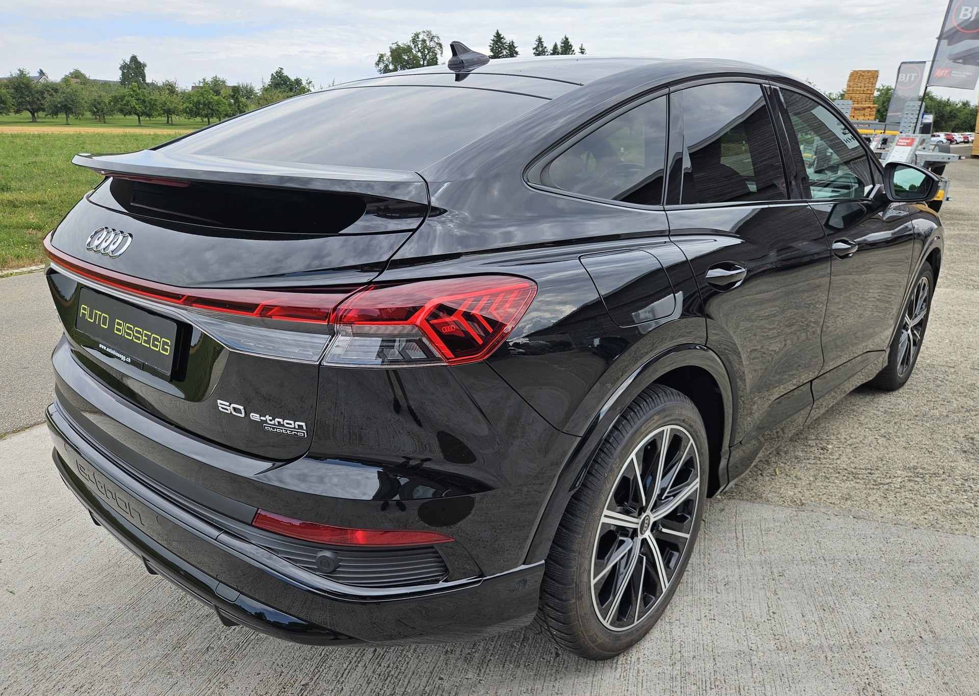 AUDI Q4 Sportback e-tron 50 quattro S-Line Modell 2024 mit Anhängerkupplung-image-7