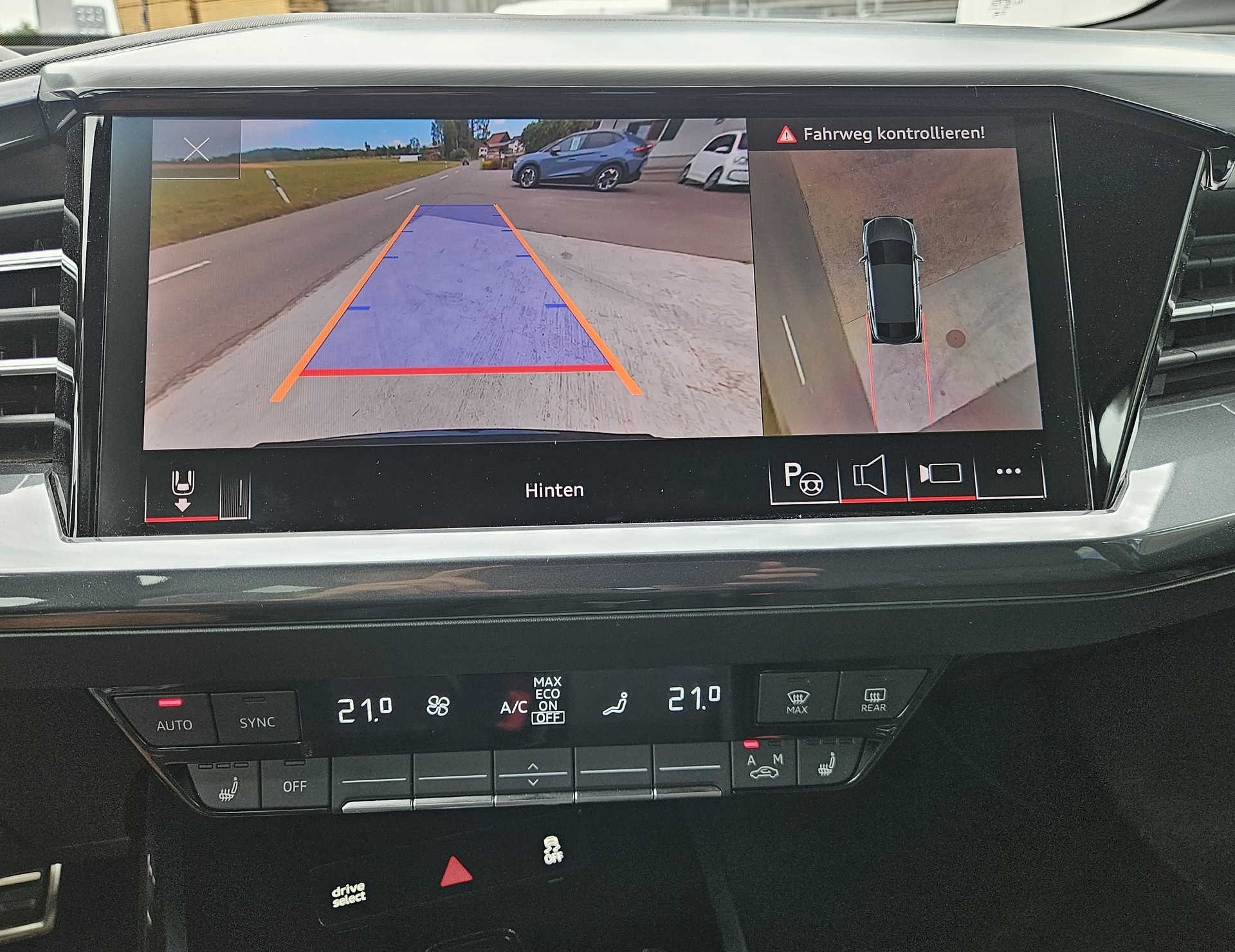 AUDI Q4 Sportback e-tron 50 quattro S-Line Modell 2024 mit Anhängerkupplung-image-17