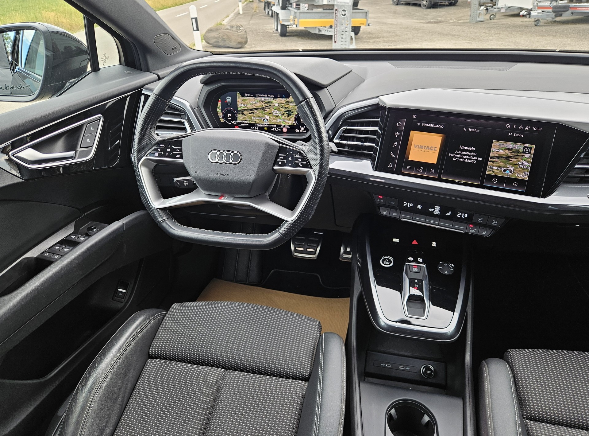 AUDI Q4 Sportback e-tron 50 quattro S-Line Modell 2024 mit Anhängerkupplung-image-12