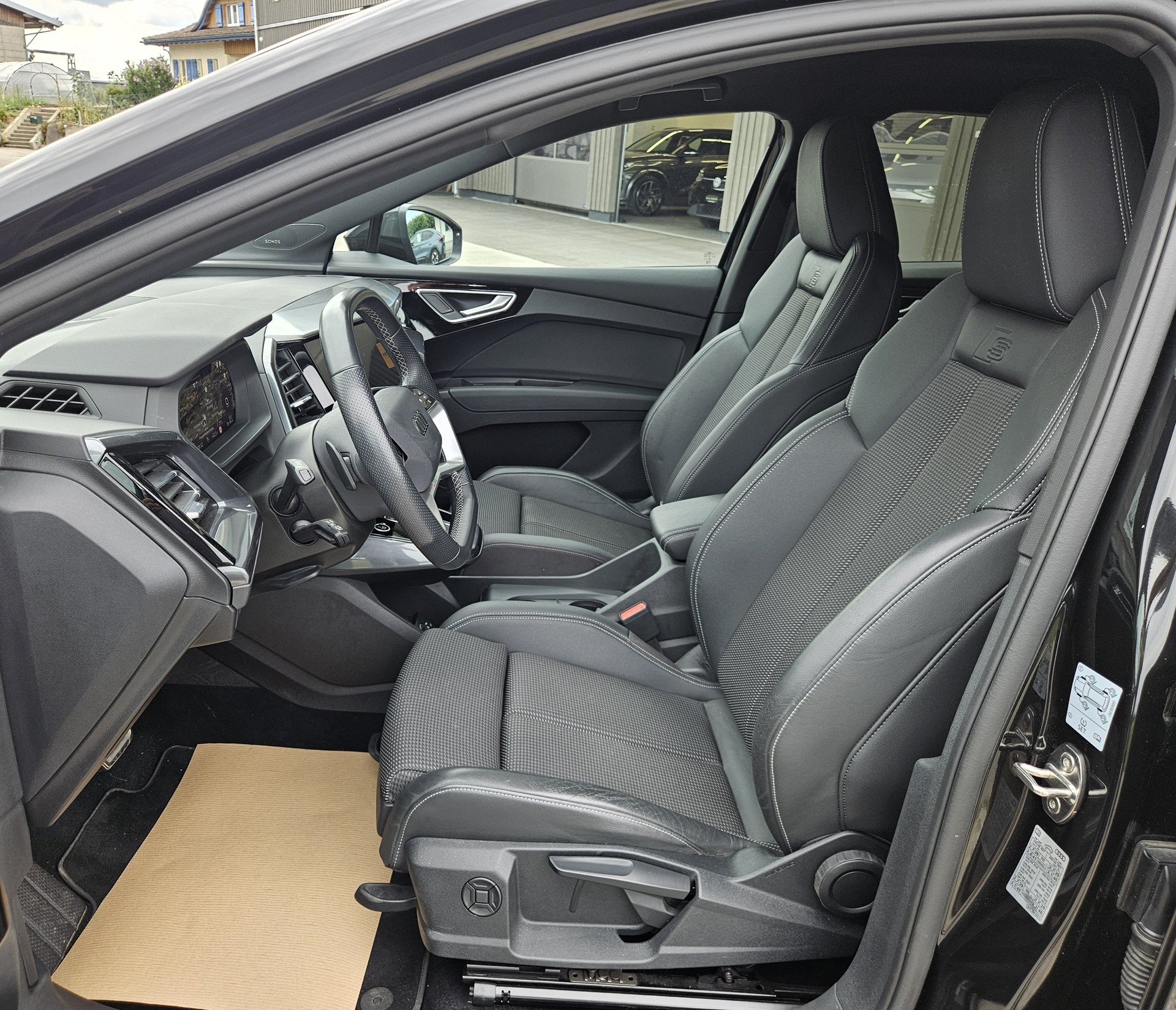 AUDI Q4 Sportback e-tron 50 quattro S-Line Modell 2024 mit Anhängerkupplung-image-9