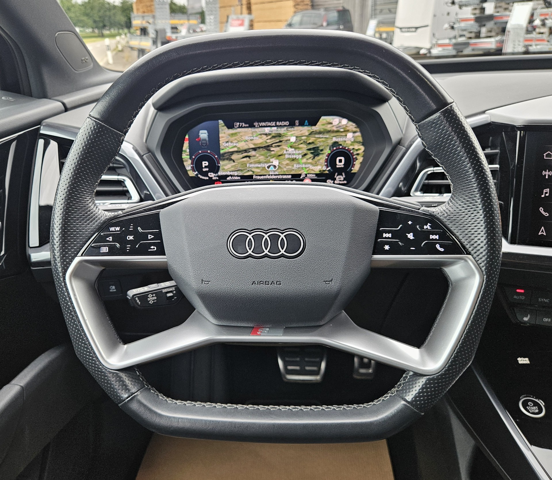 AUDI Q4 Sportback e-tron 50 quattro S-Line Modell 2024 mit Anhängerkupplung-image-13
