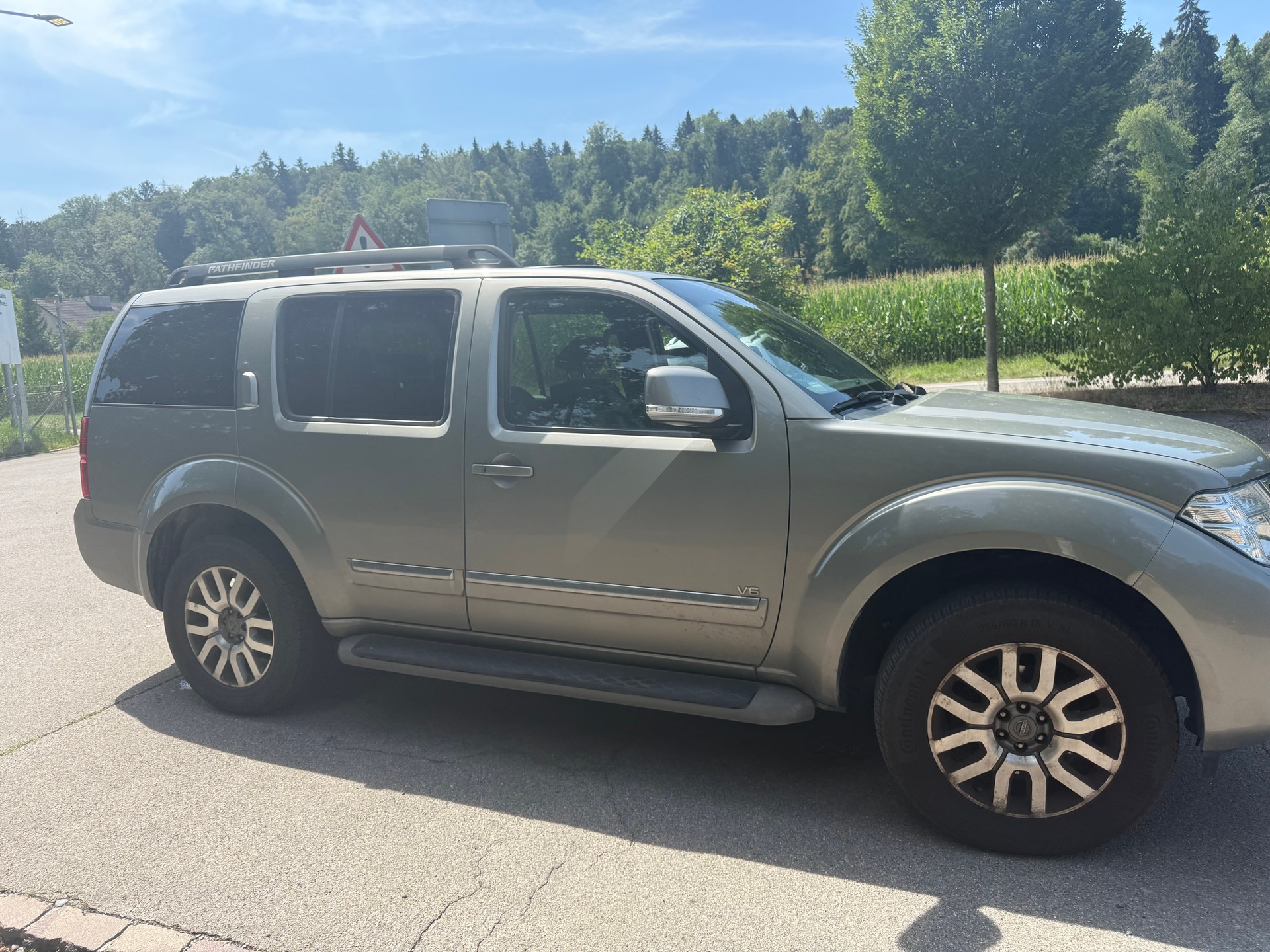 NISSAN Pathfinder 3.0 dCi LE Automatic-image-4