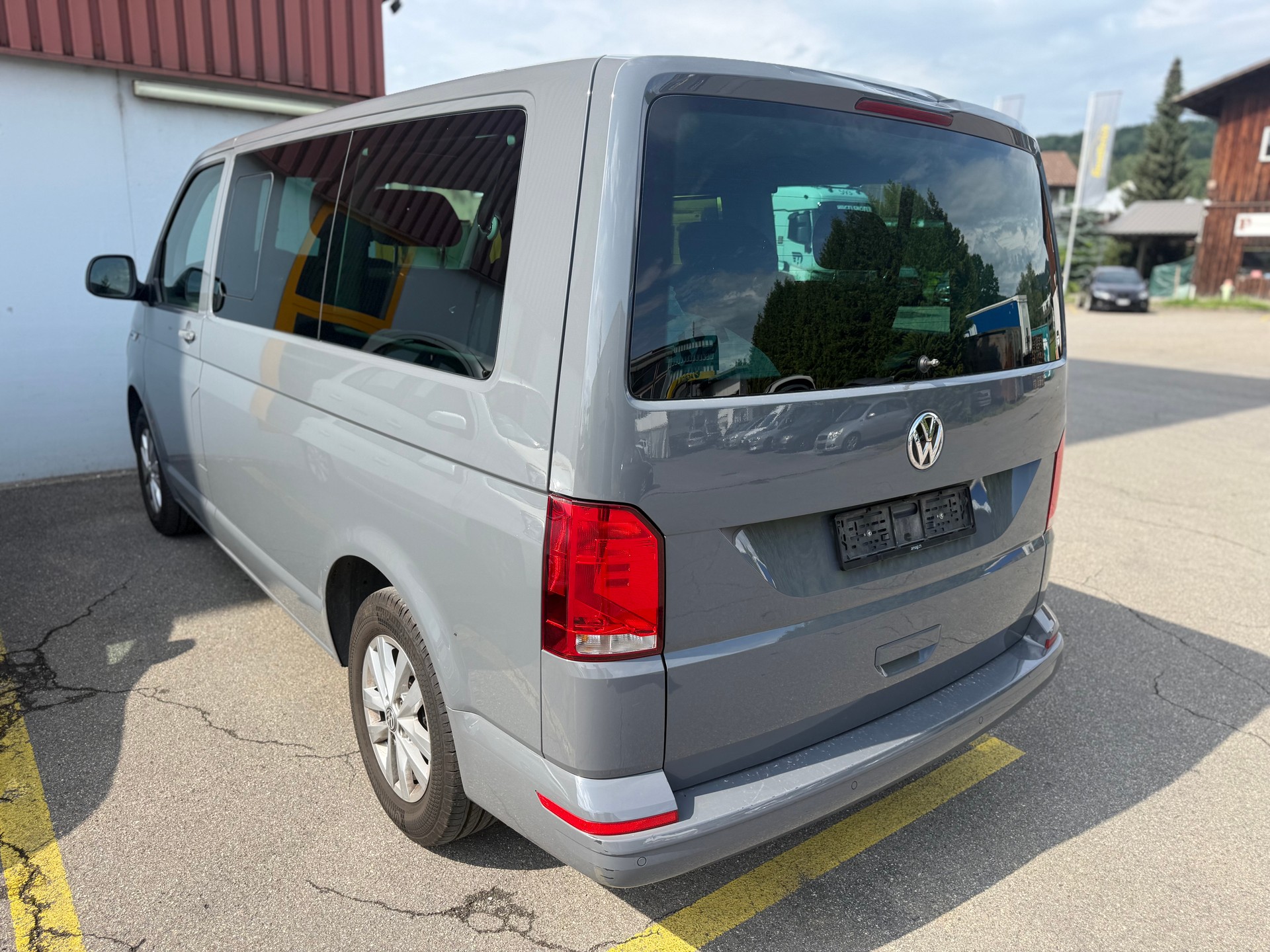 VW T6.1 2.0 TDI DSG-image-5