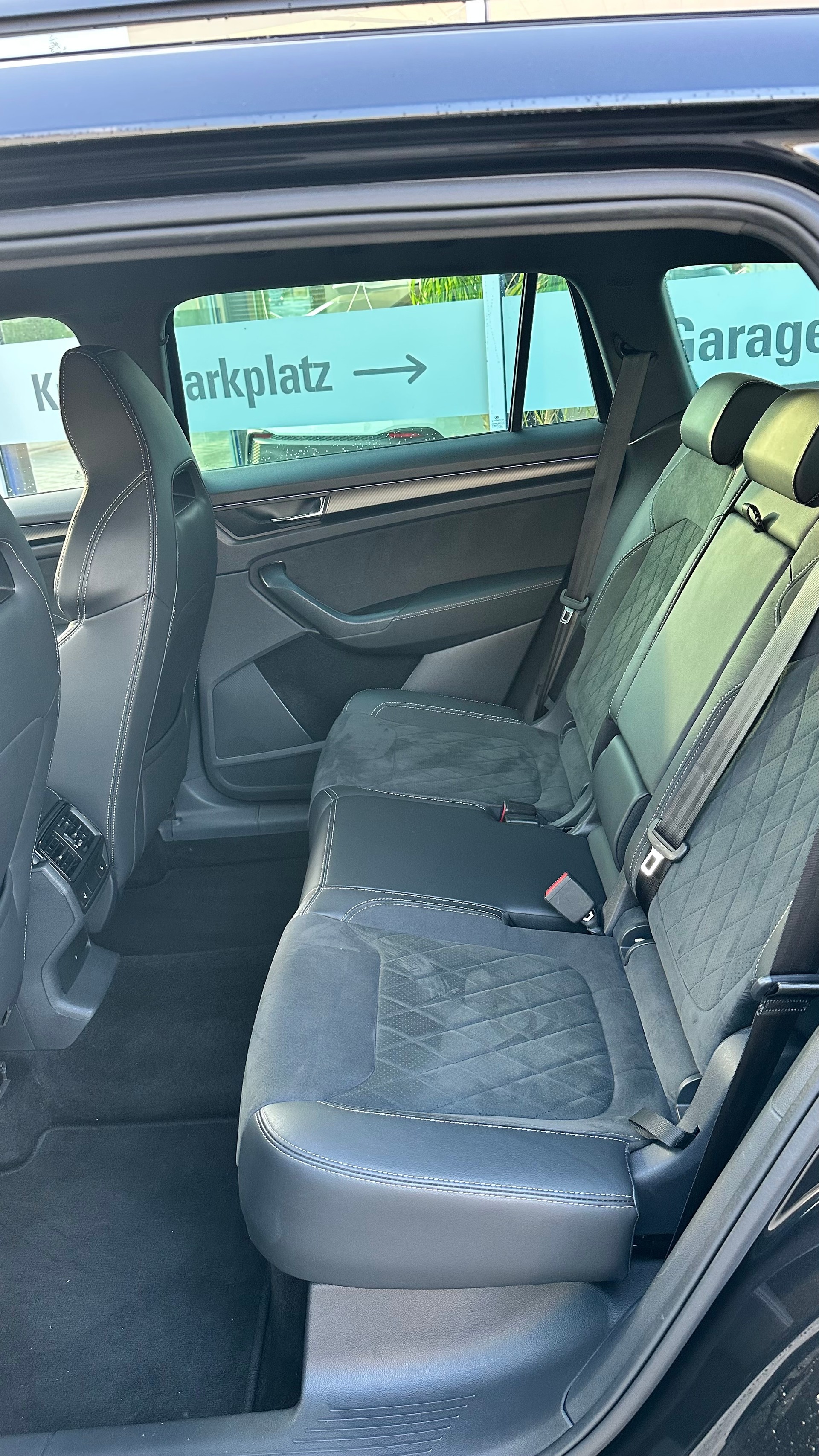 SKODA Kodiaq 2.0 TSI 4x4 SportLine-image-13