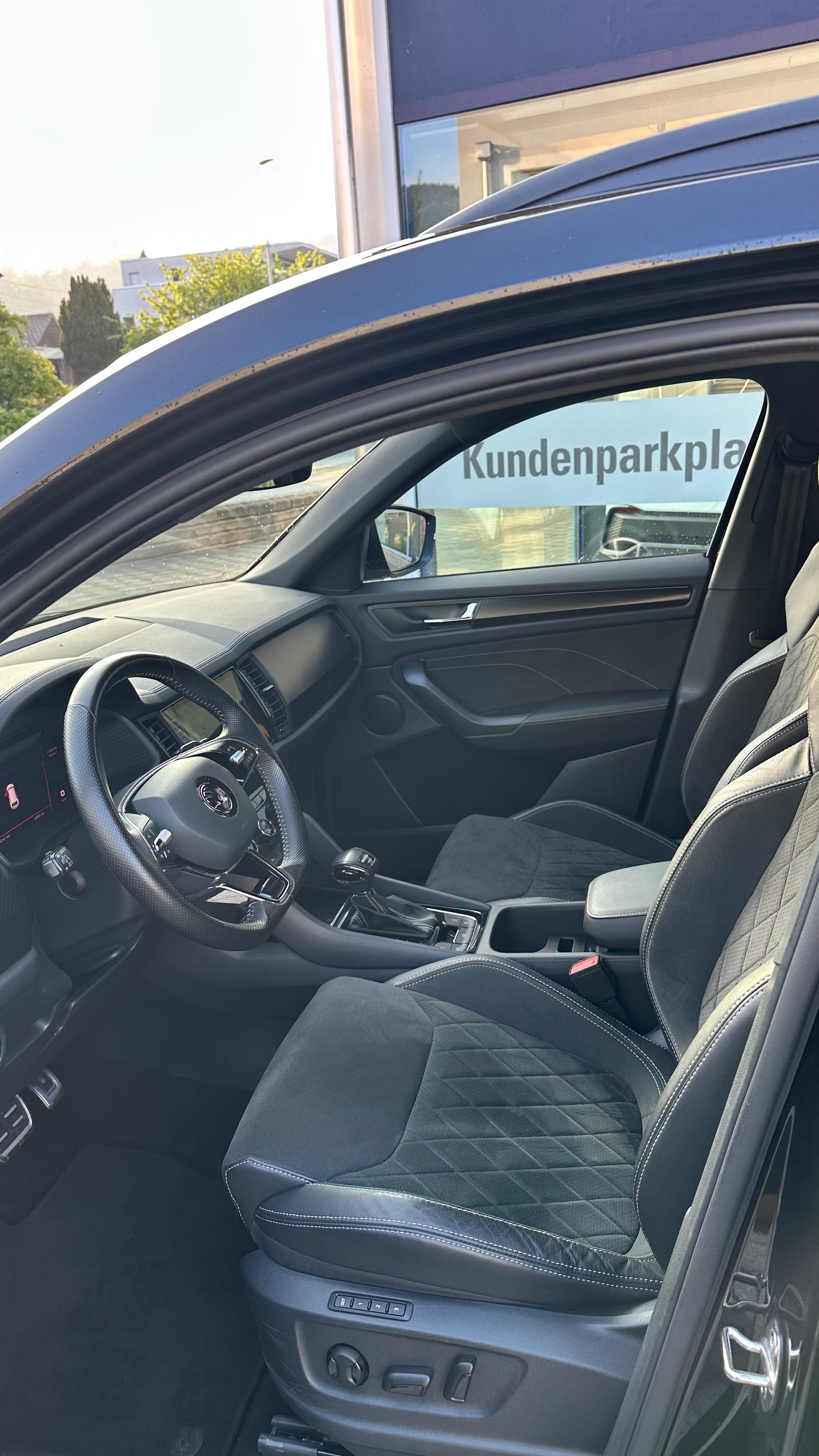 SKODA Kodiaq 2.0 TSI 4x4 SportLine-image-6