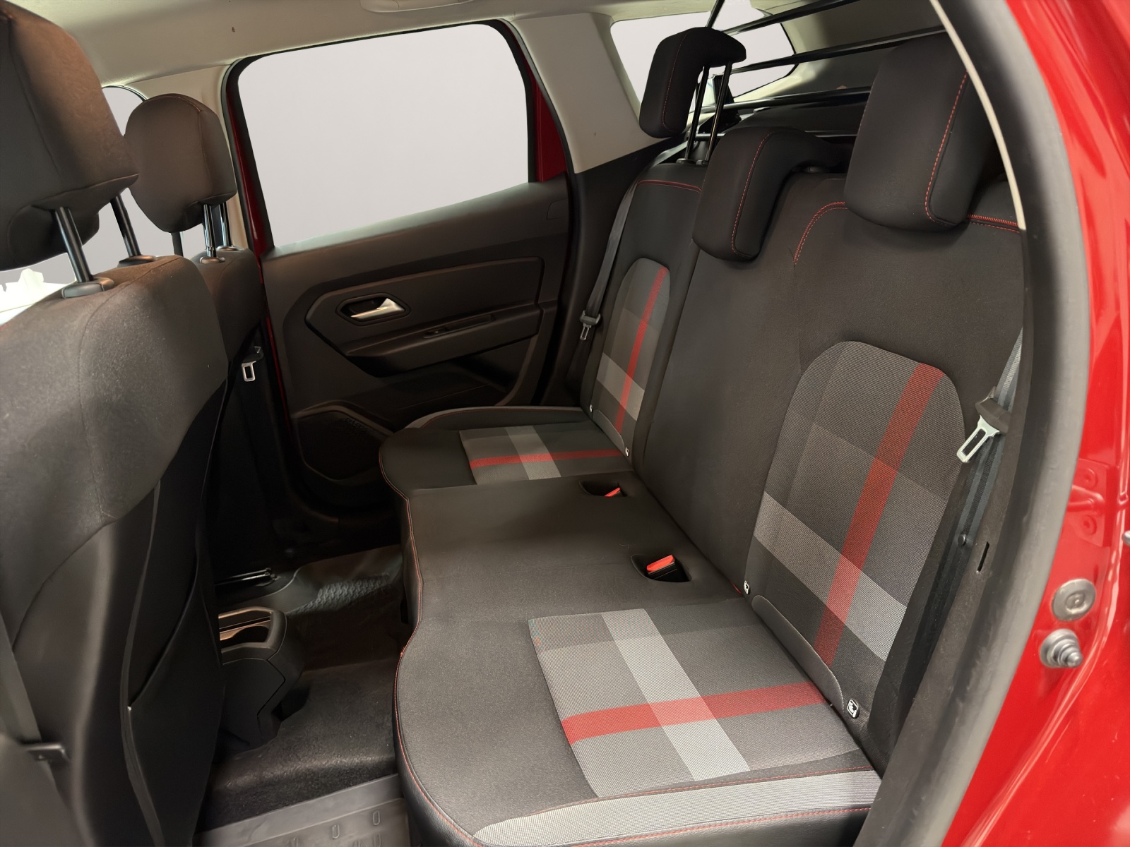 DACIA Duster 1.3 TCe 150 Ultimate 4WD-image-12