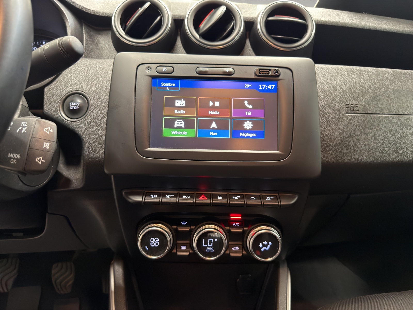 DACIA Duster 1.3 TCe 150 Ultimate 4WD-image-13