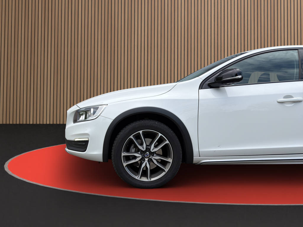VOLVO S60 Cross Country 2.0 D3 MomentumS/S-image-9
