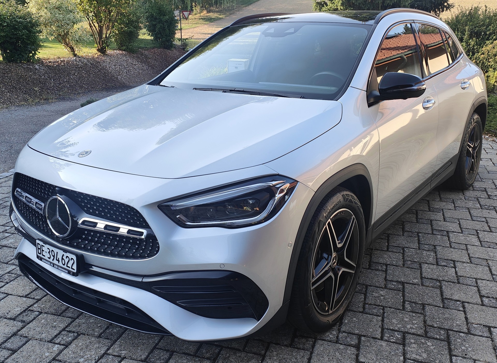 MERCEDES-BENZ GLA 250 AMG Line 4matic-image-0