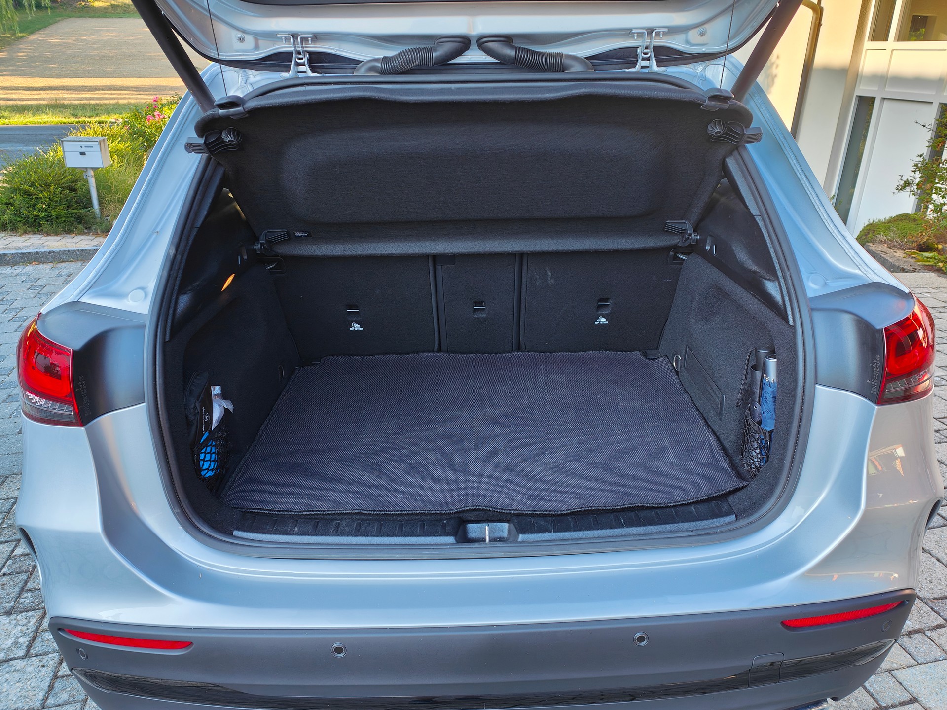 MERCEDES-BENZ GLA 250 AMG Line 4matic-image-7