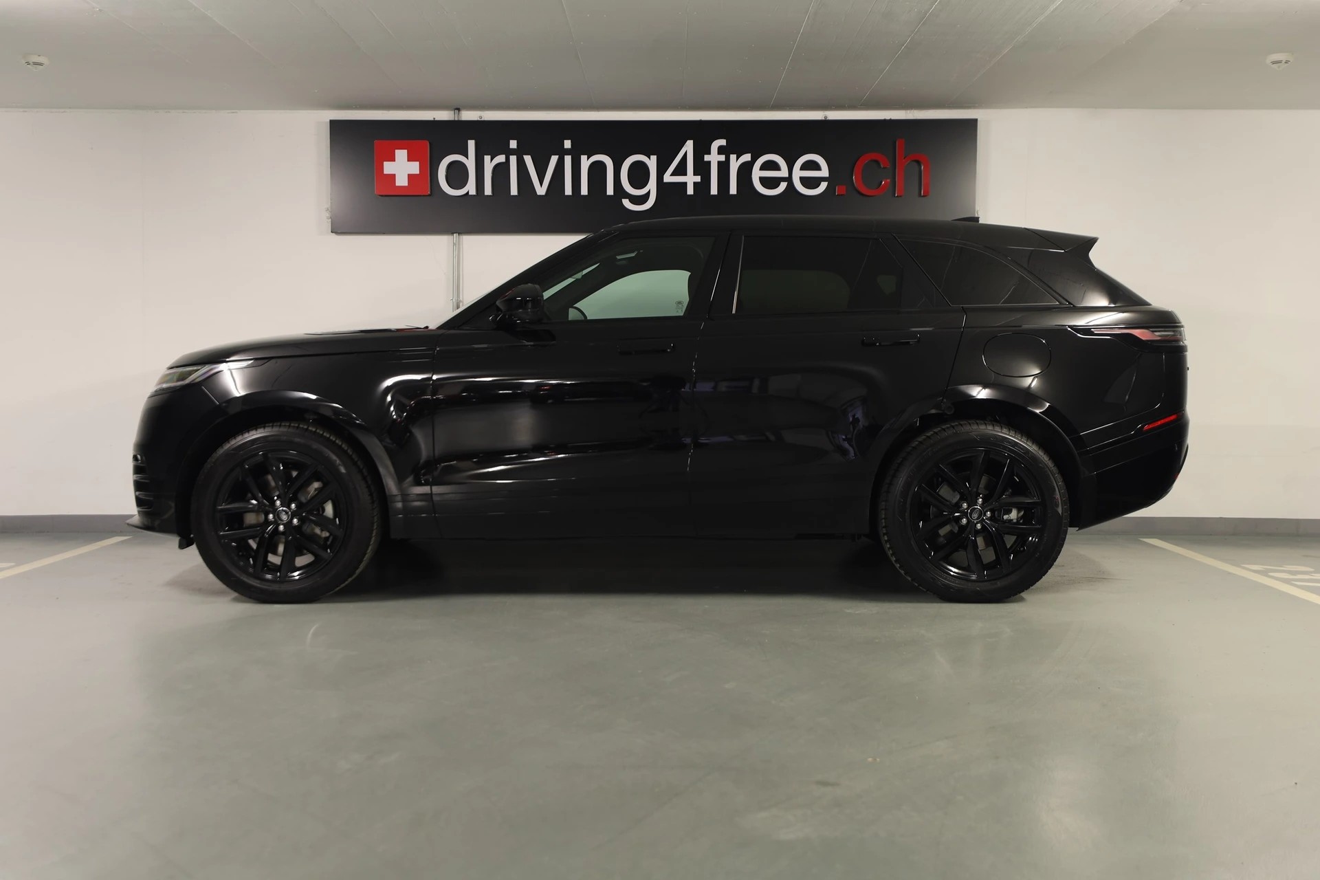 LAND ROVER 2.0 P400e Dynamic SE-image-2