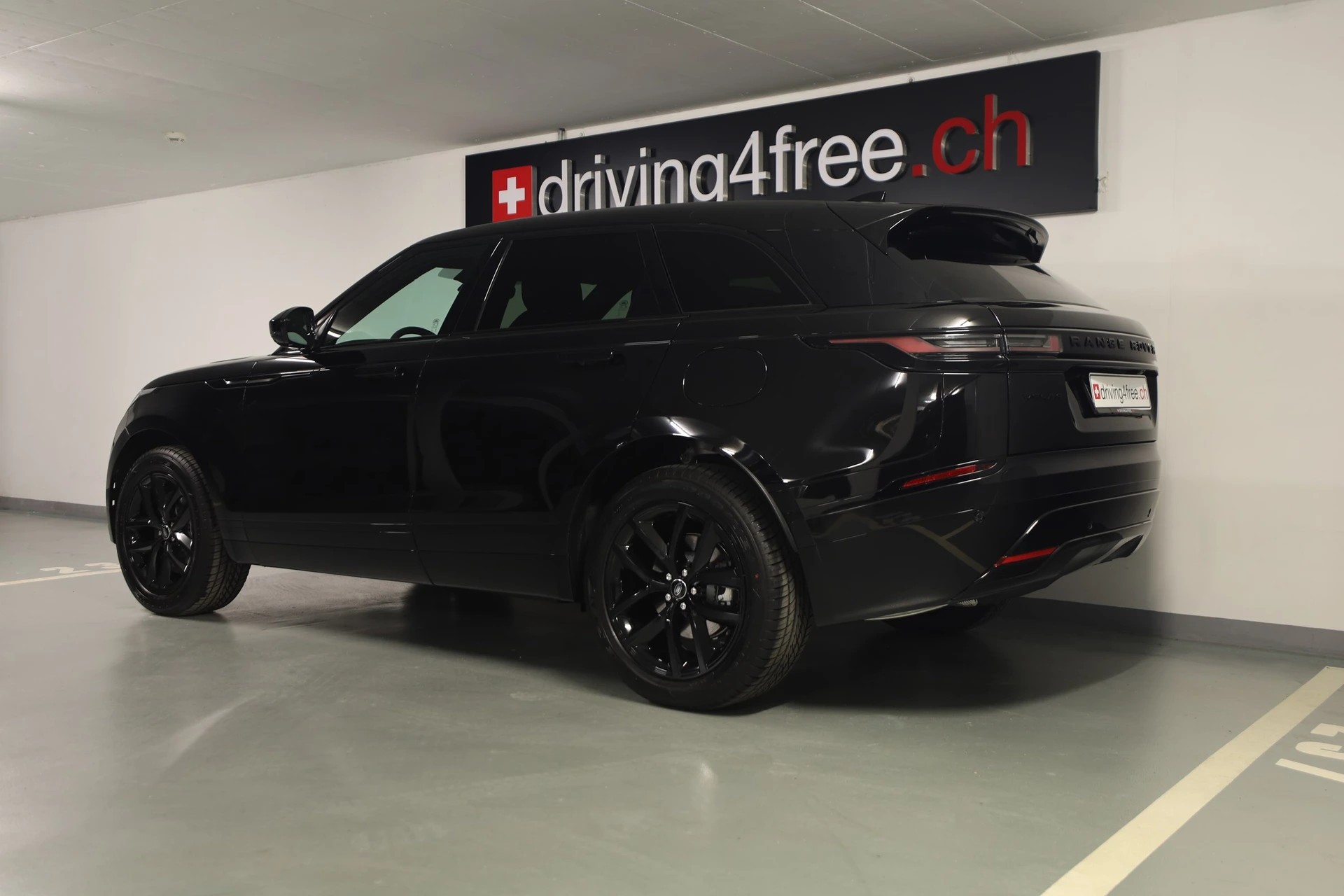 LAND ROVER 2.0 P400e Dynamic SE-image-1