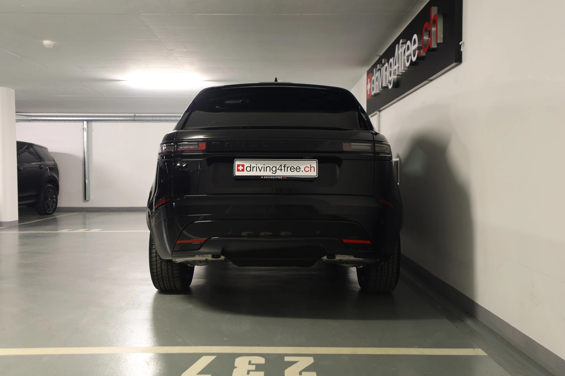 LAND ROVER 2.0 P400e Dynamic SE-image-5