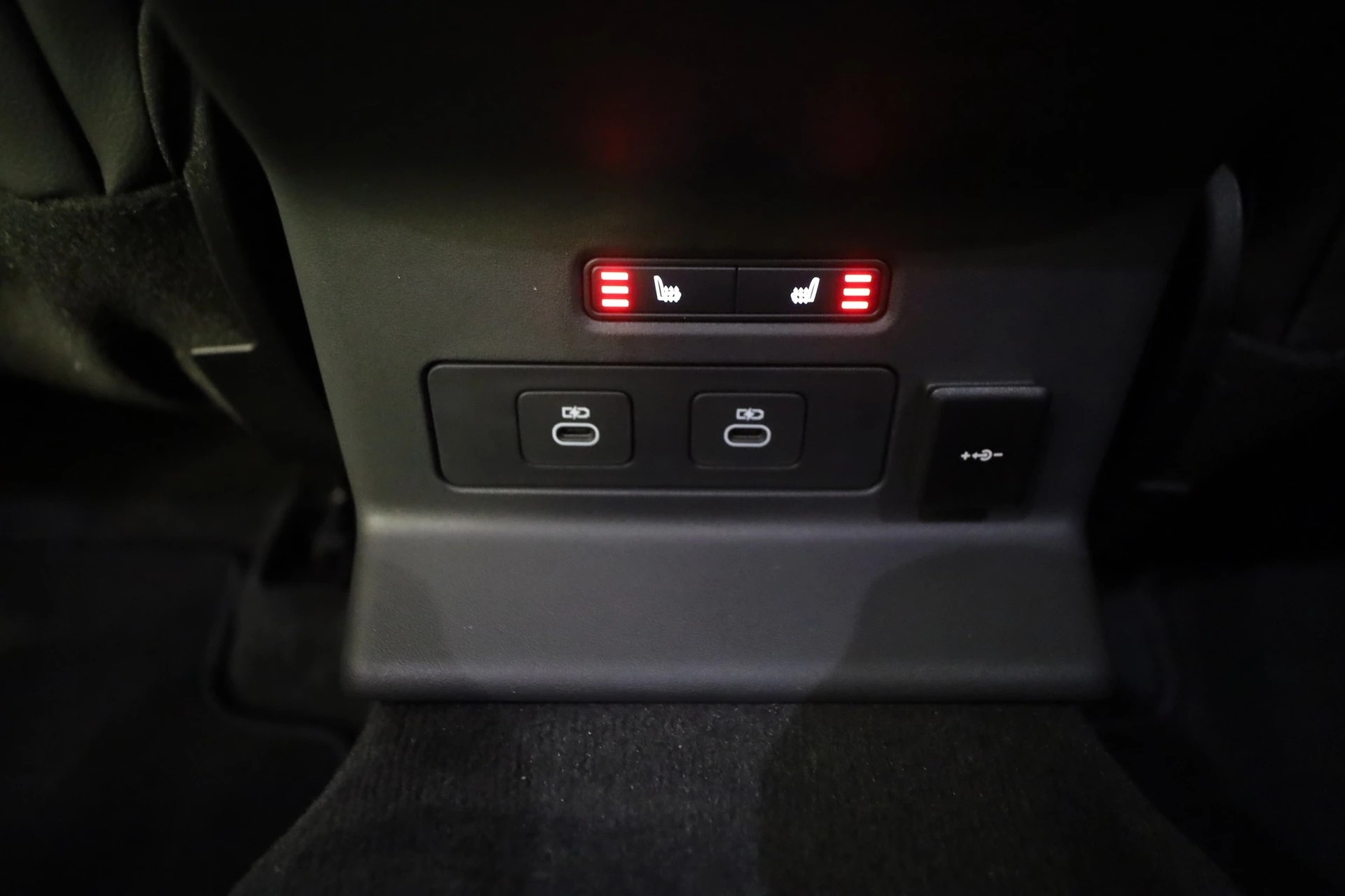 LAND ROVER 2.0 P400e Dynamic SE-image-12