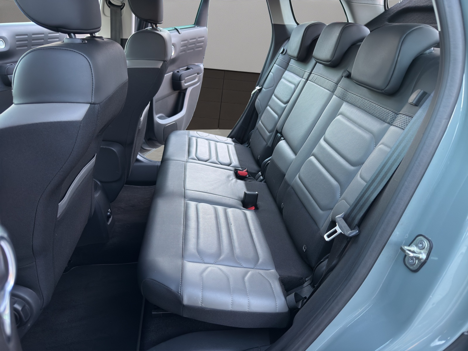 CITROEN C3 Aircross 1.2i PureTech Shine Pack EAT6-image-12