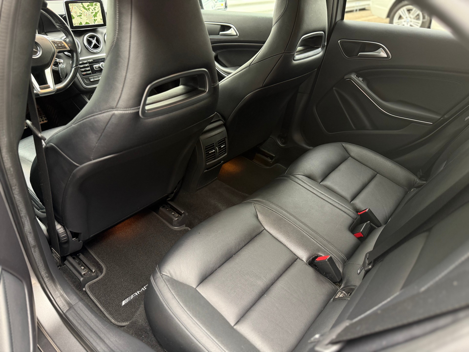 MERCEDES-BENZ A 45 AMG 4Matic Speedshift 7G-DCT-image-15