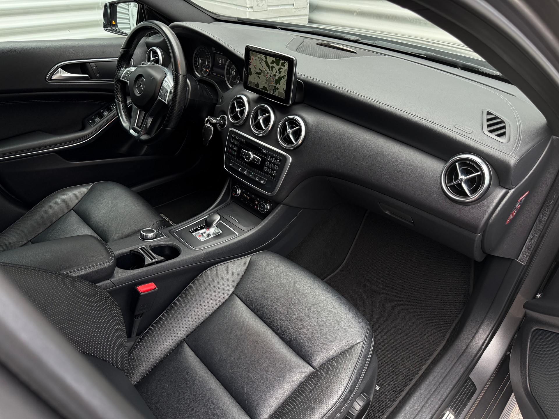 MERCEDES-BENZ A 45 AMG 4Matic Speedshift 7G-DCT-image-6