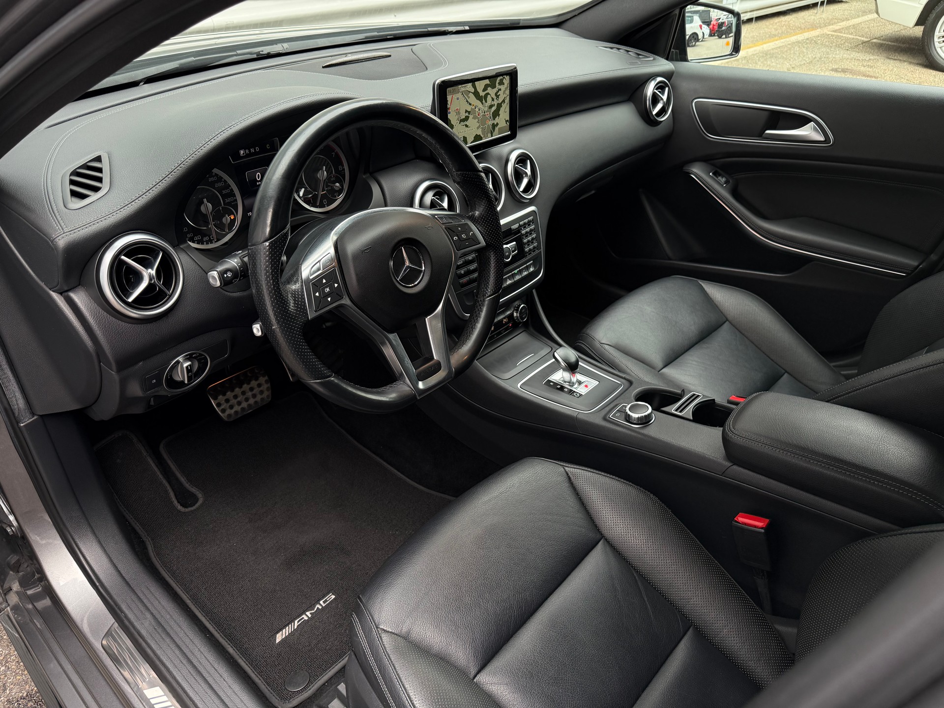 MERCEDES-BENZ A 45 AMG 4Matic Speedshift 7G-DCT-image-4
