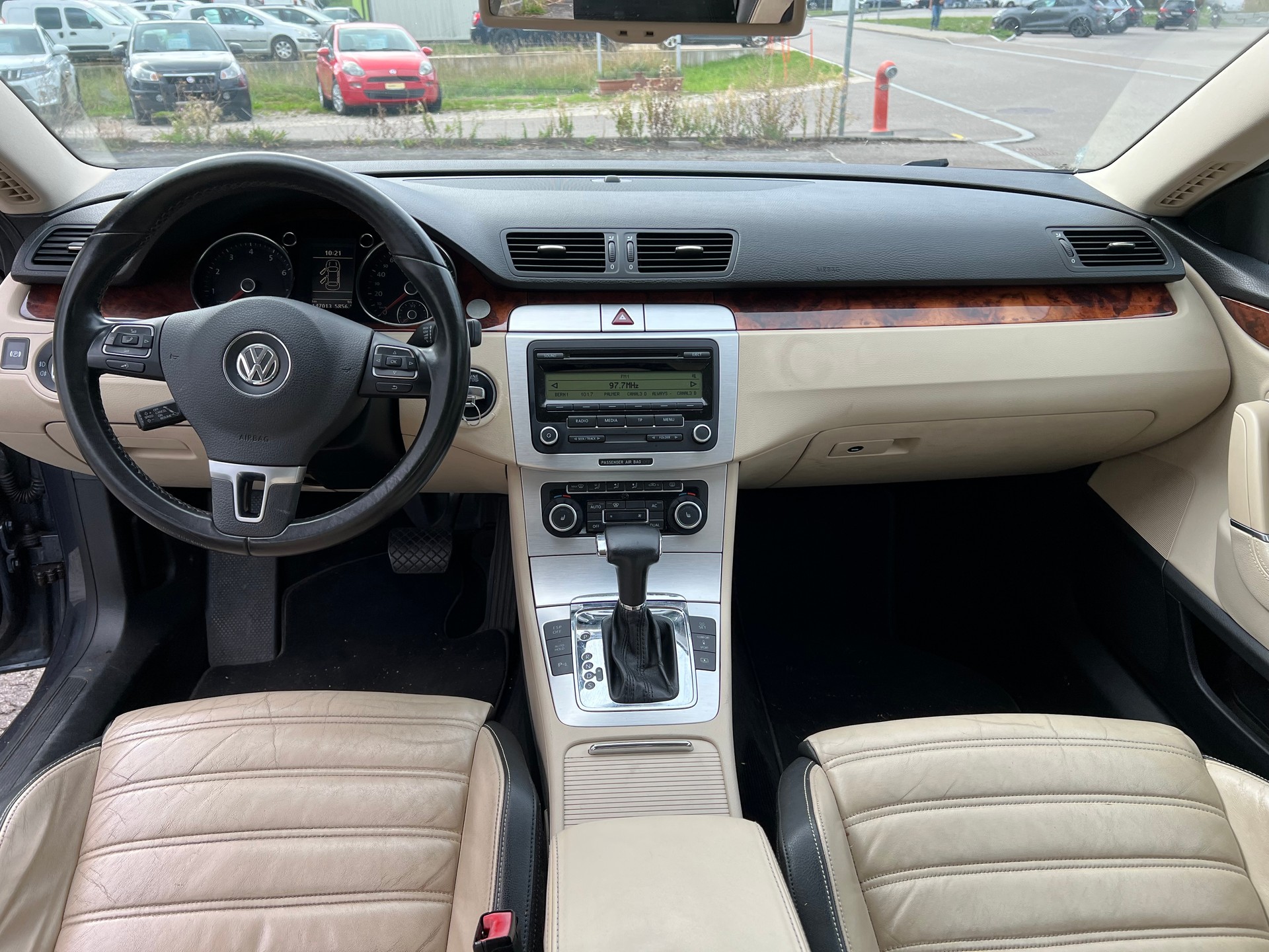 VW Passat CC 2.0 TSI Tiptronic-image-6