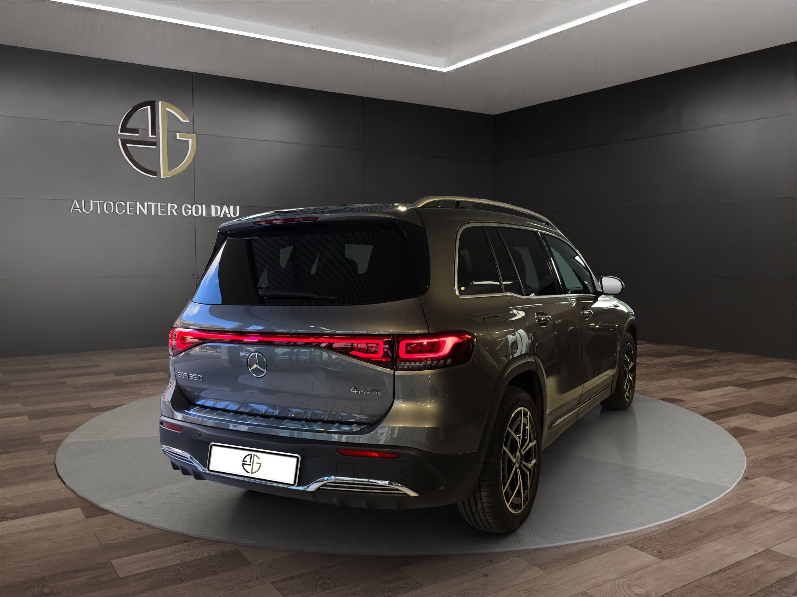 MERCEDES-BENZ EQB 350 AMG Line 4Matic-showroom-element-3