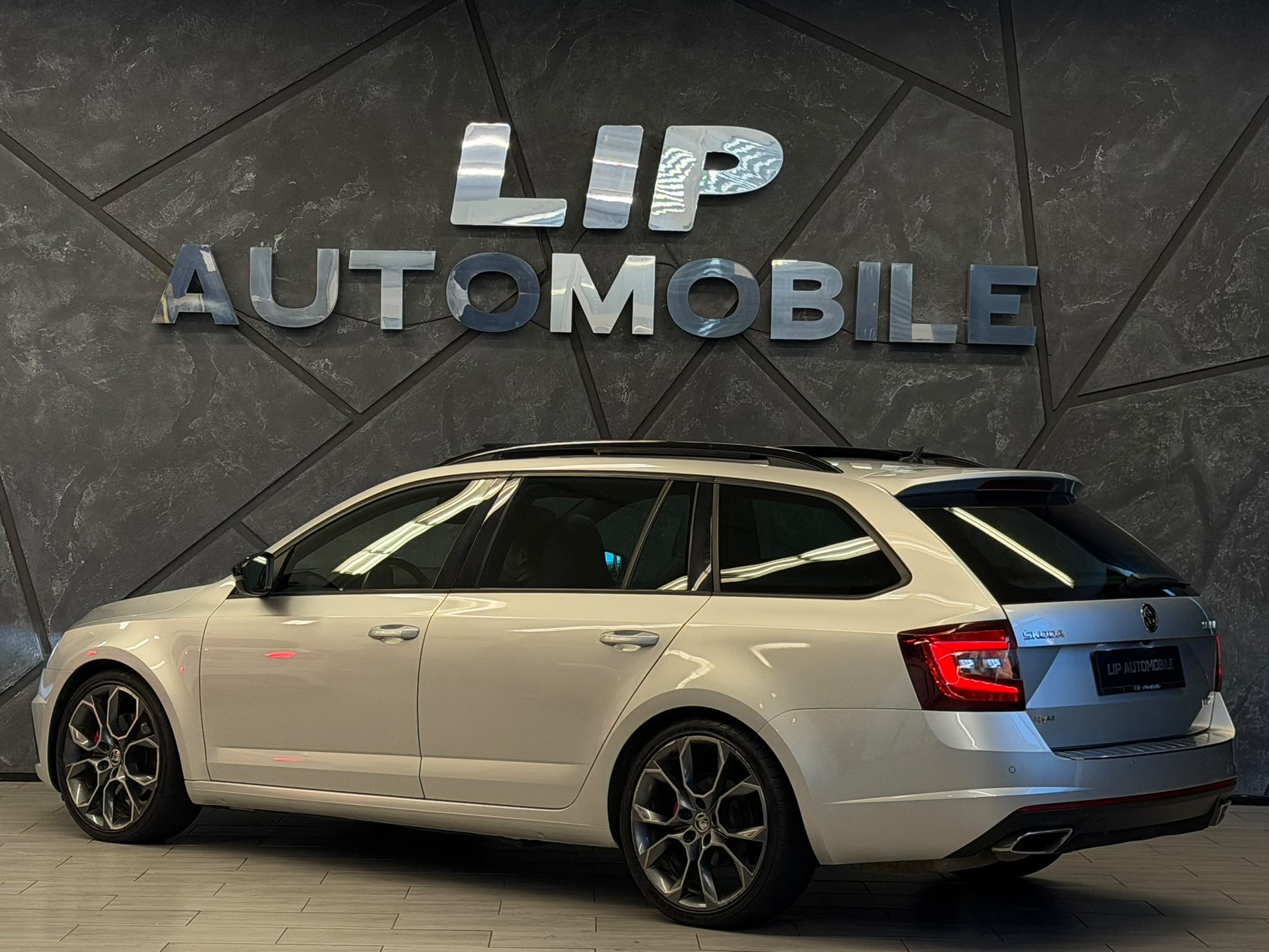 SKODA Octavia Combi 2.0 TDI RS 4x4 DSG-image-7