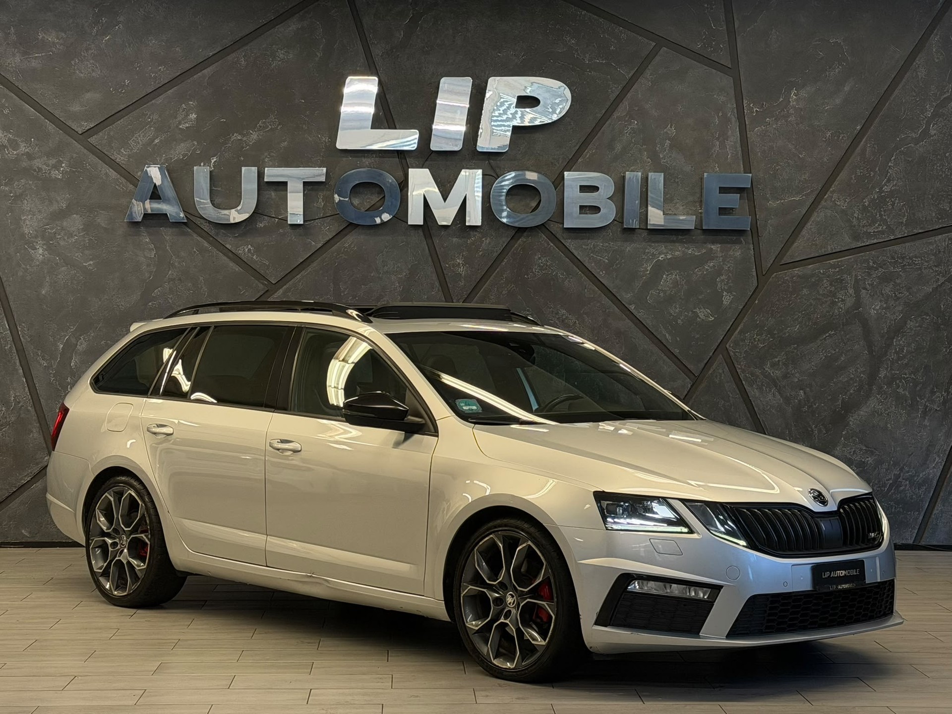 SKODA Octavia Combi 2.0 TDI RS 4x4 DSG-showroom-element-2