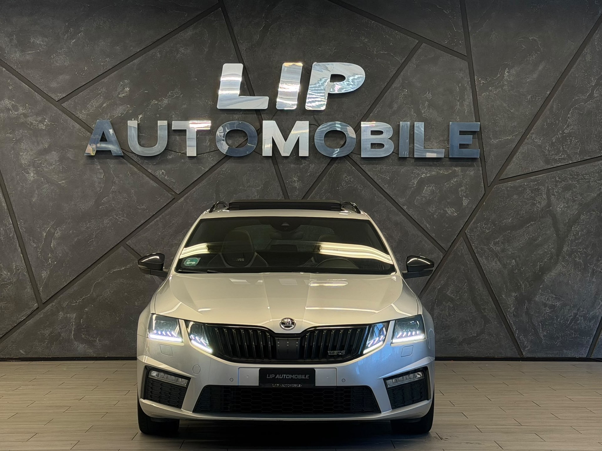 SKODA Octavia Combi 2.0 TDI RS 4x4 DSG-showroom-element-1
