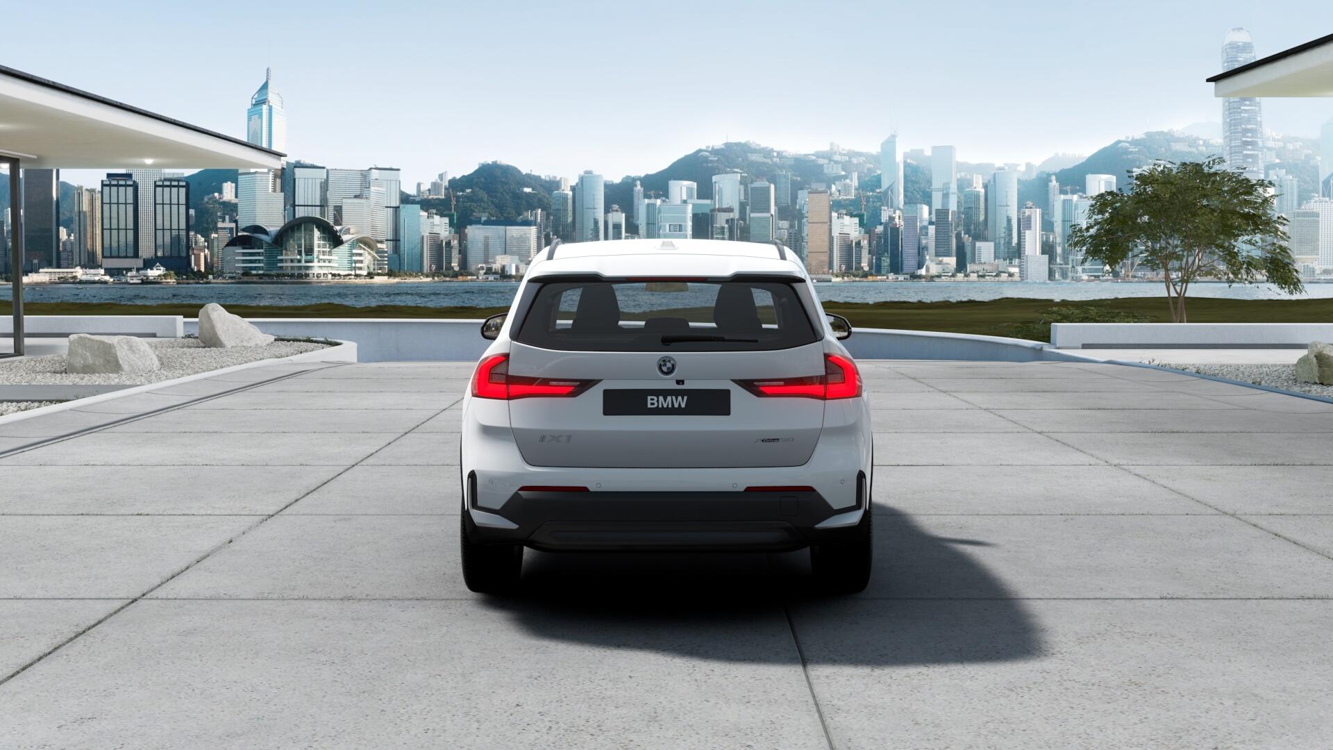 BMW iX1 30 xDrive-showroom-element-2