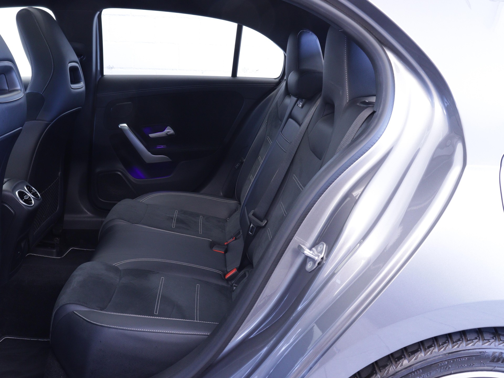 MERCEDES-BENZ A 180 Night Star AMG Line-image-10