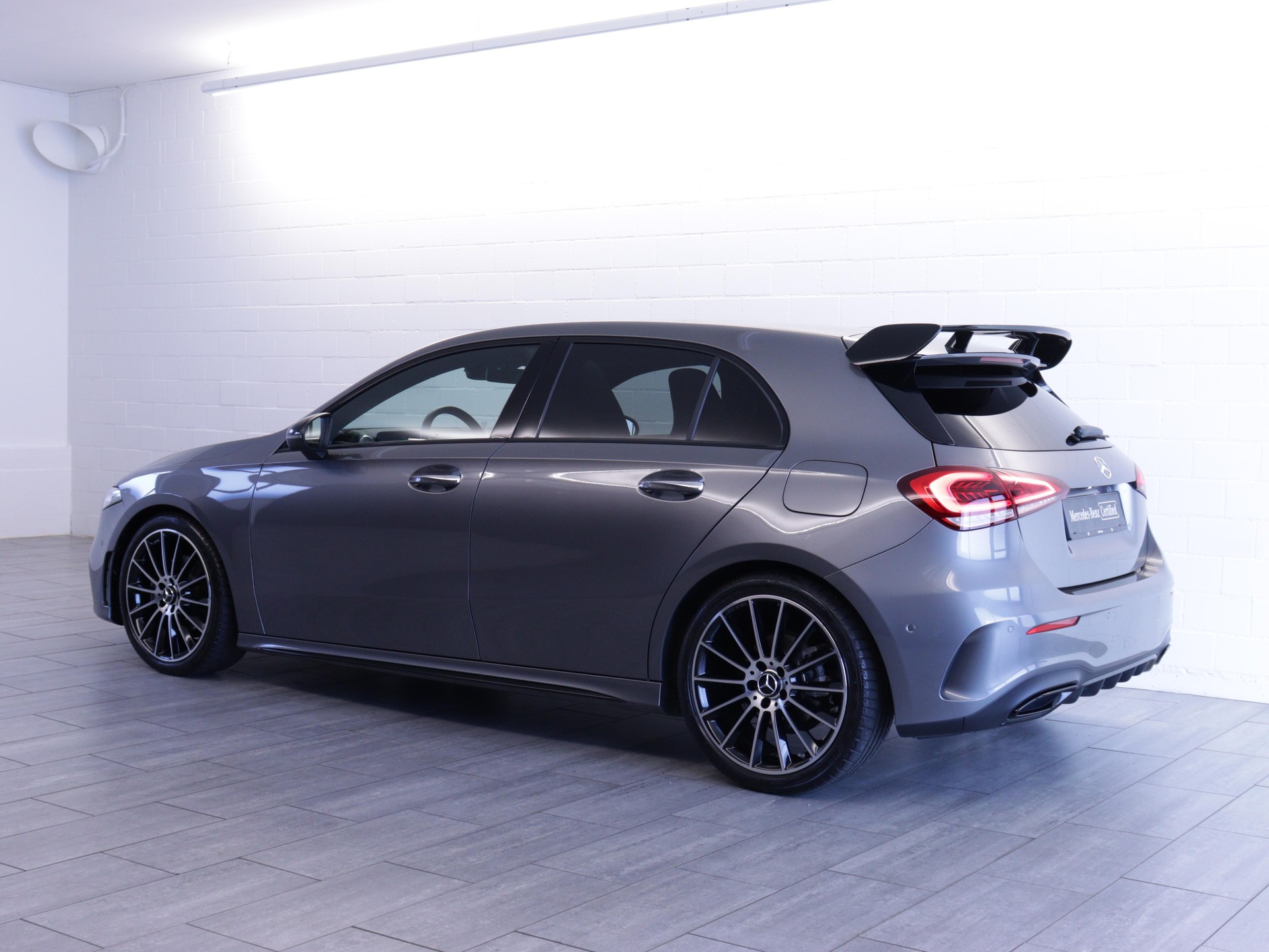MERCEDES-BENZ A 180 Night Star AMG Line-showroom-element-2