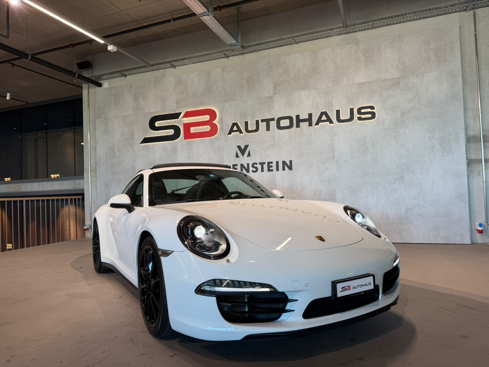 PORSCHE 911 Carrera 4S PDK (CH)-showroom-element-1