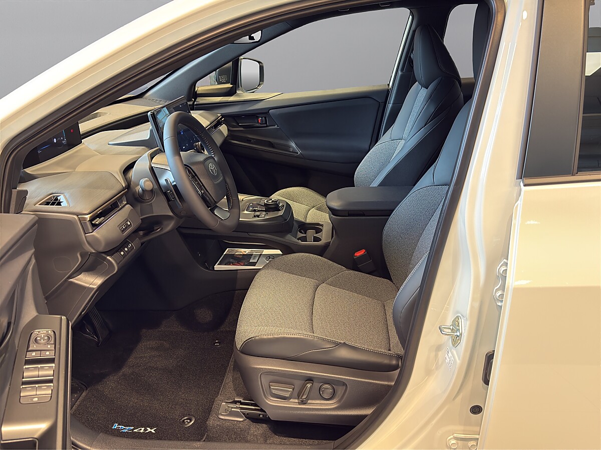 TOYOTA Style-showroom-element-1