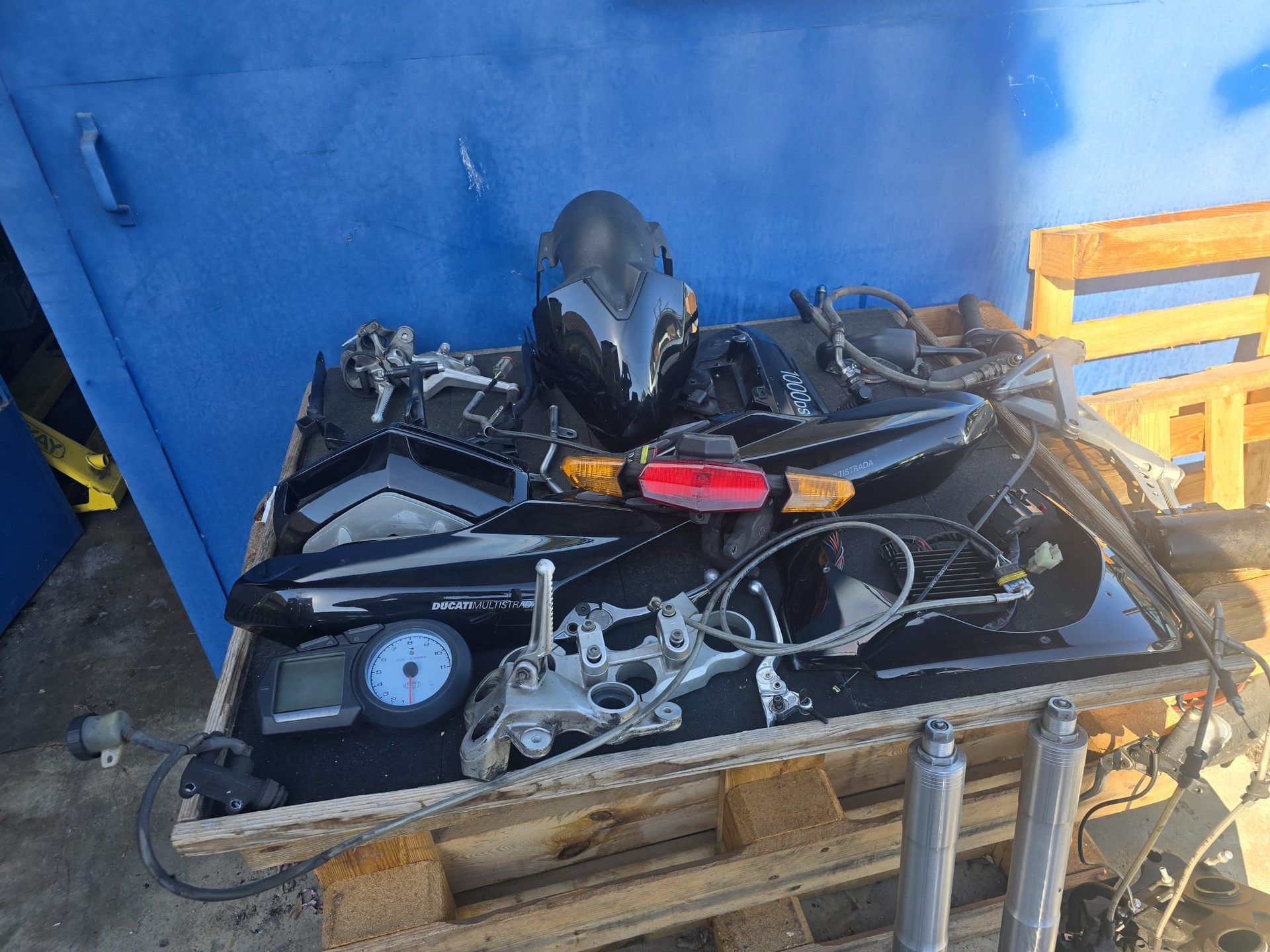DUCATI Multistrada 1000 DS-image-4