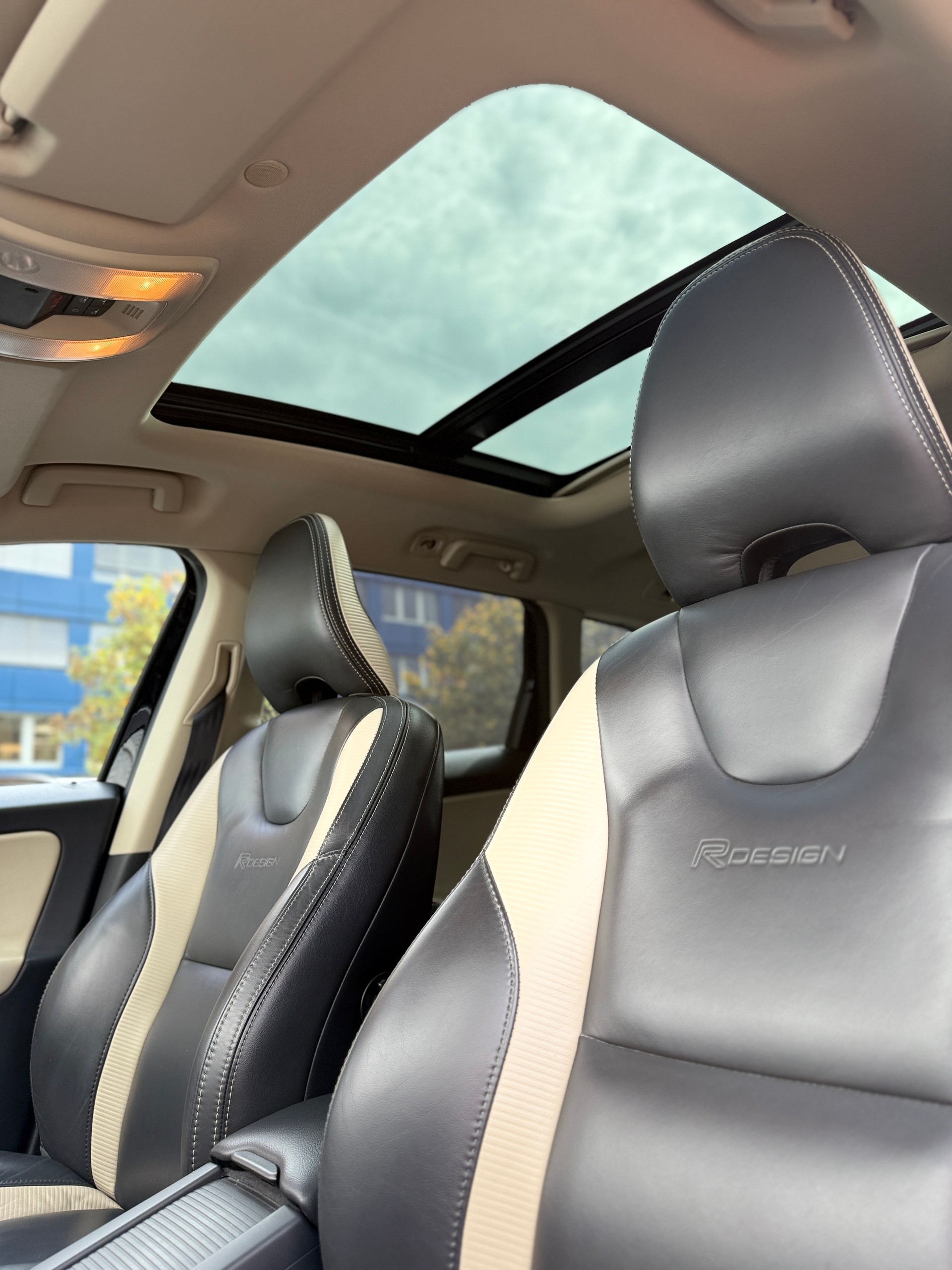 VOLVO Volvo XC60 2.4 D5 Kinetic R-Design AWD-image-10