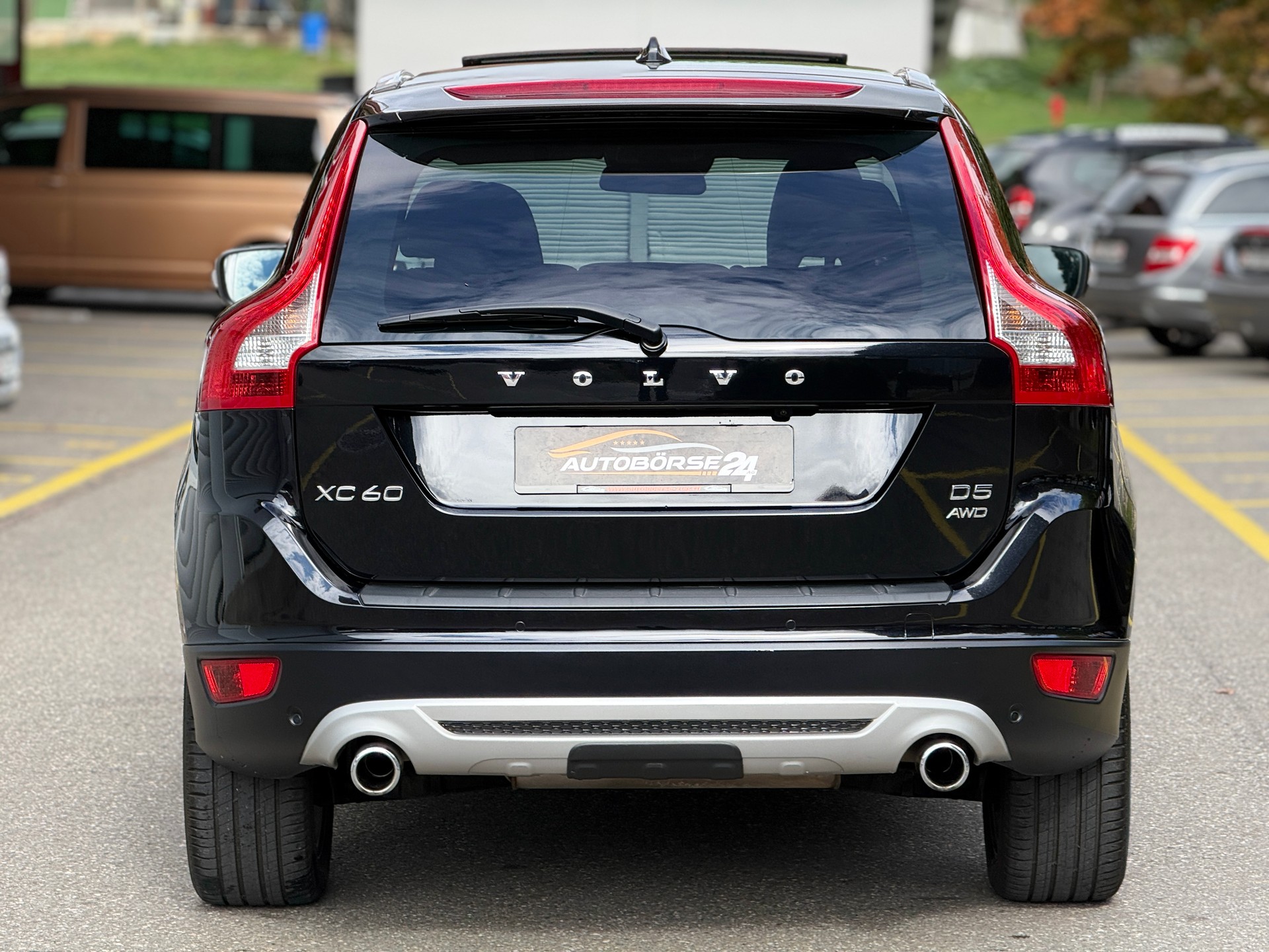 VOLVO Volvo XC60 2.4 D5 Kinetic R-Design AWD-image-5