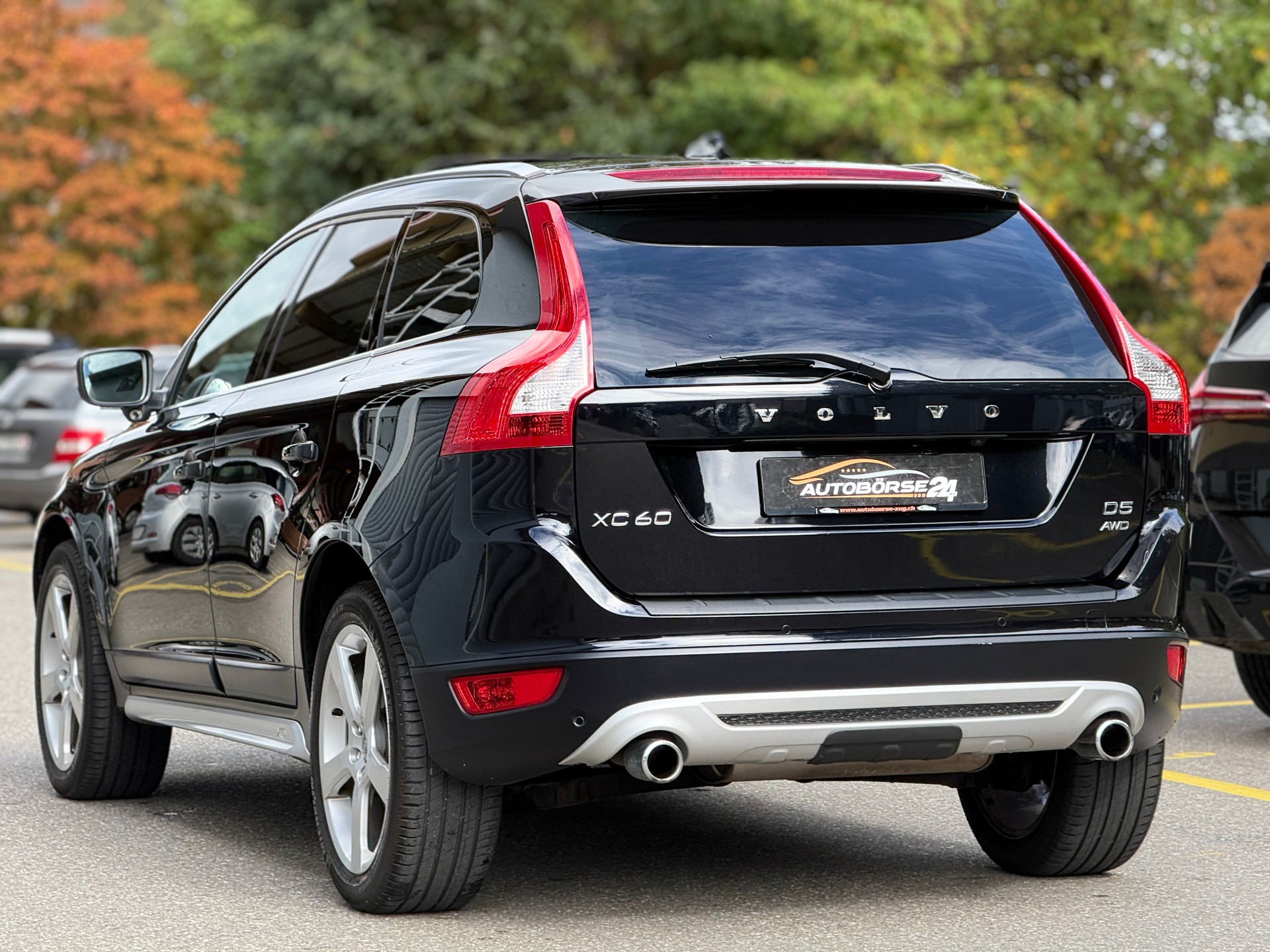 VOLVO Volvo XC60 2.4 D5 Kinetic R-Design AWD-showroom-element-3