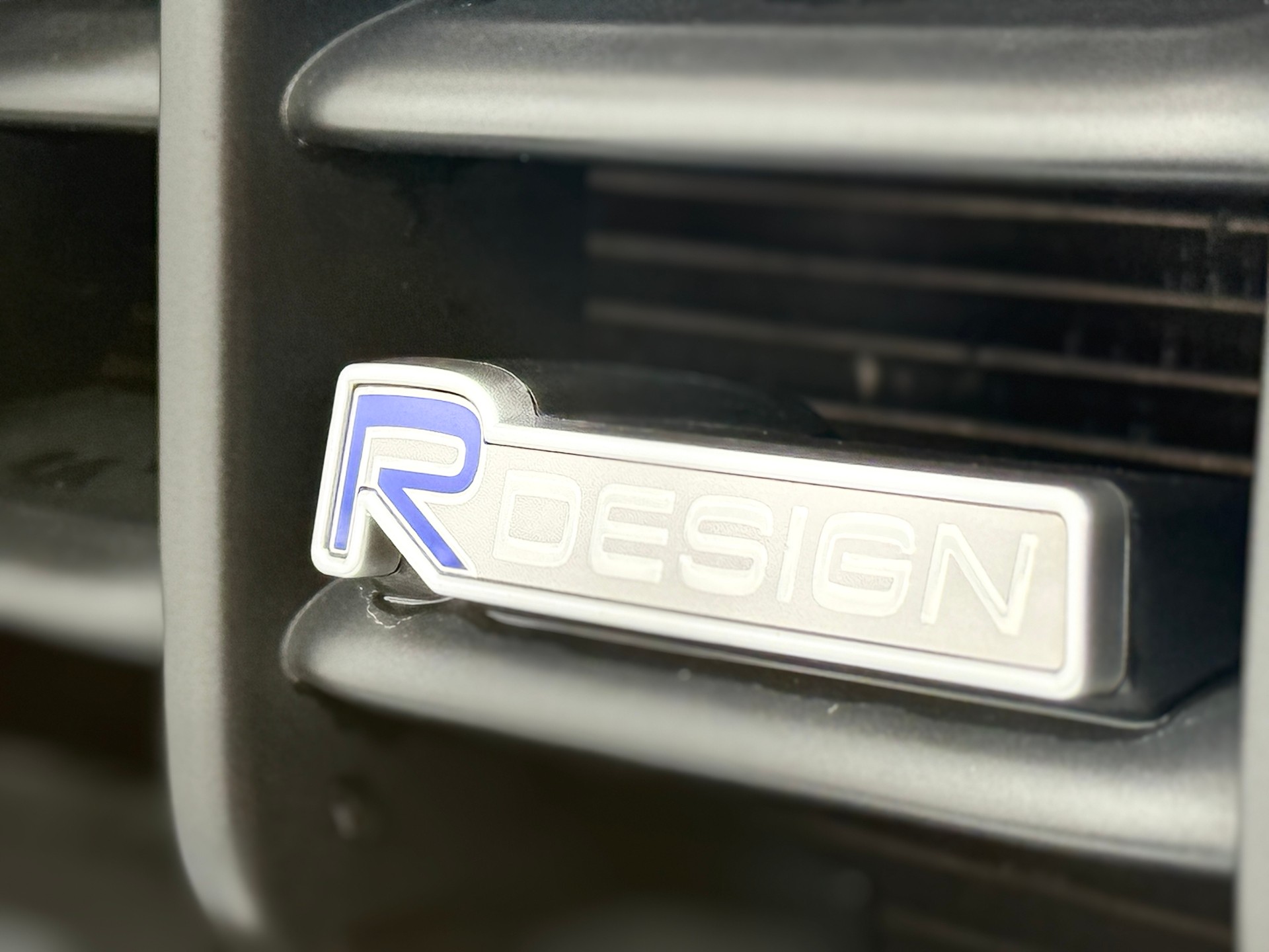 VOLVO Volvo XC60 2.4 D5 Kinetic R-Design AWD-image-7