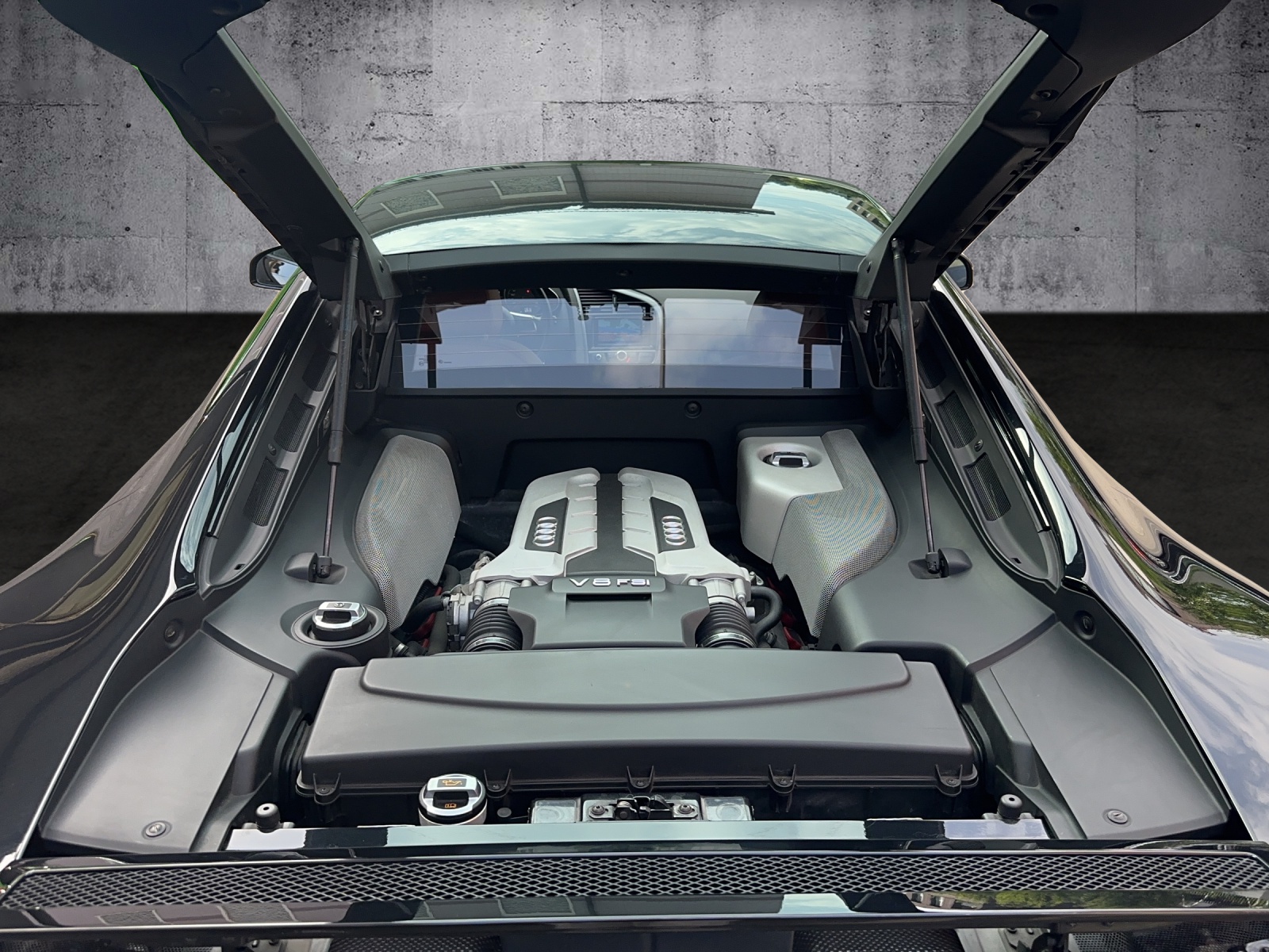AUDI R8 Coupé 4.2-image-11