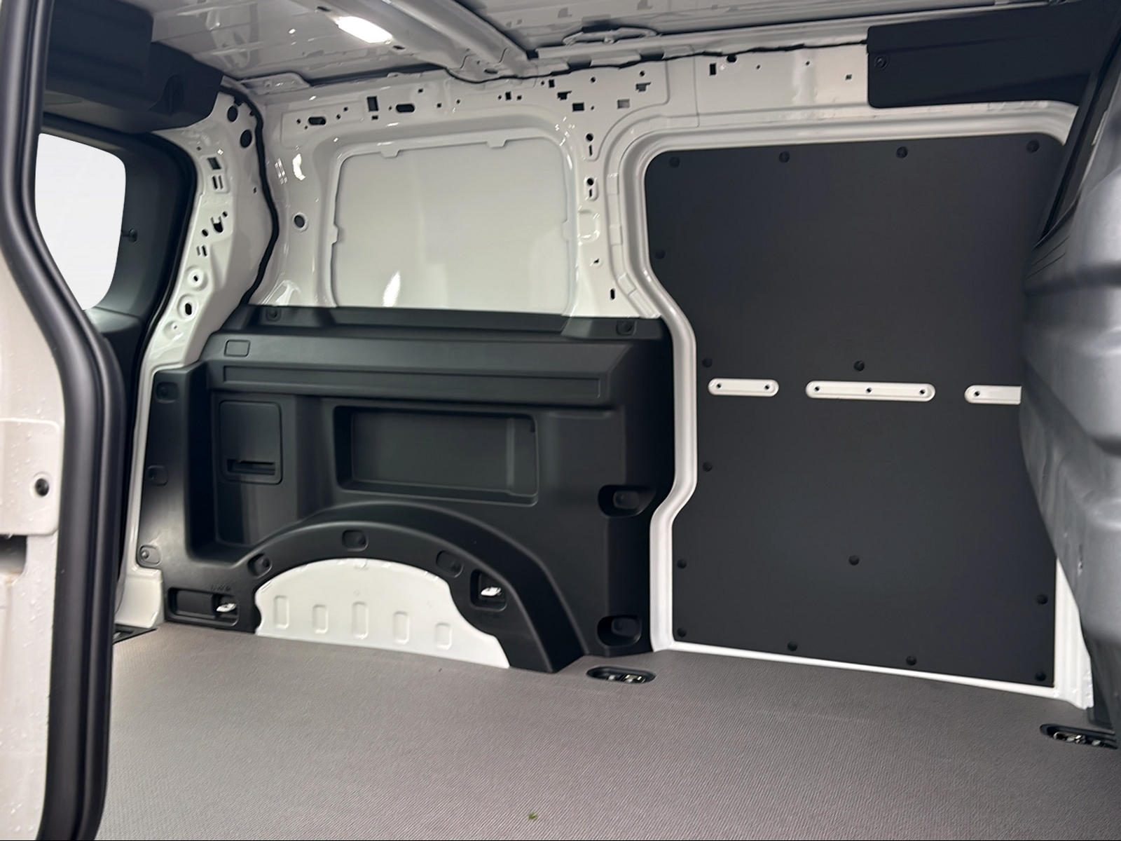 VW ID. Buzz Cargo-image-8