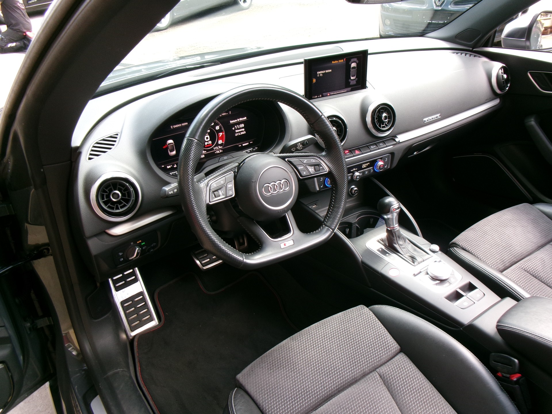 AUDI S3 Cabriolet 2.0 TFSI quattro S-tronic-image-7