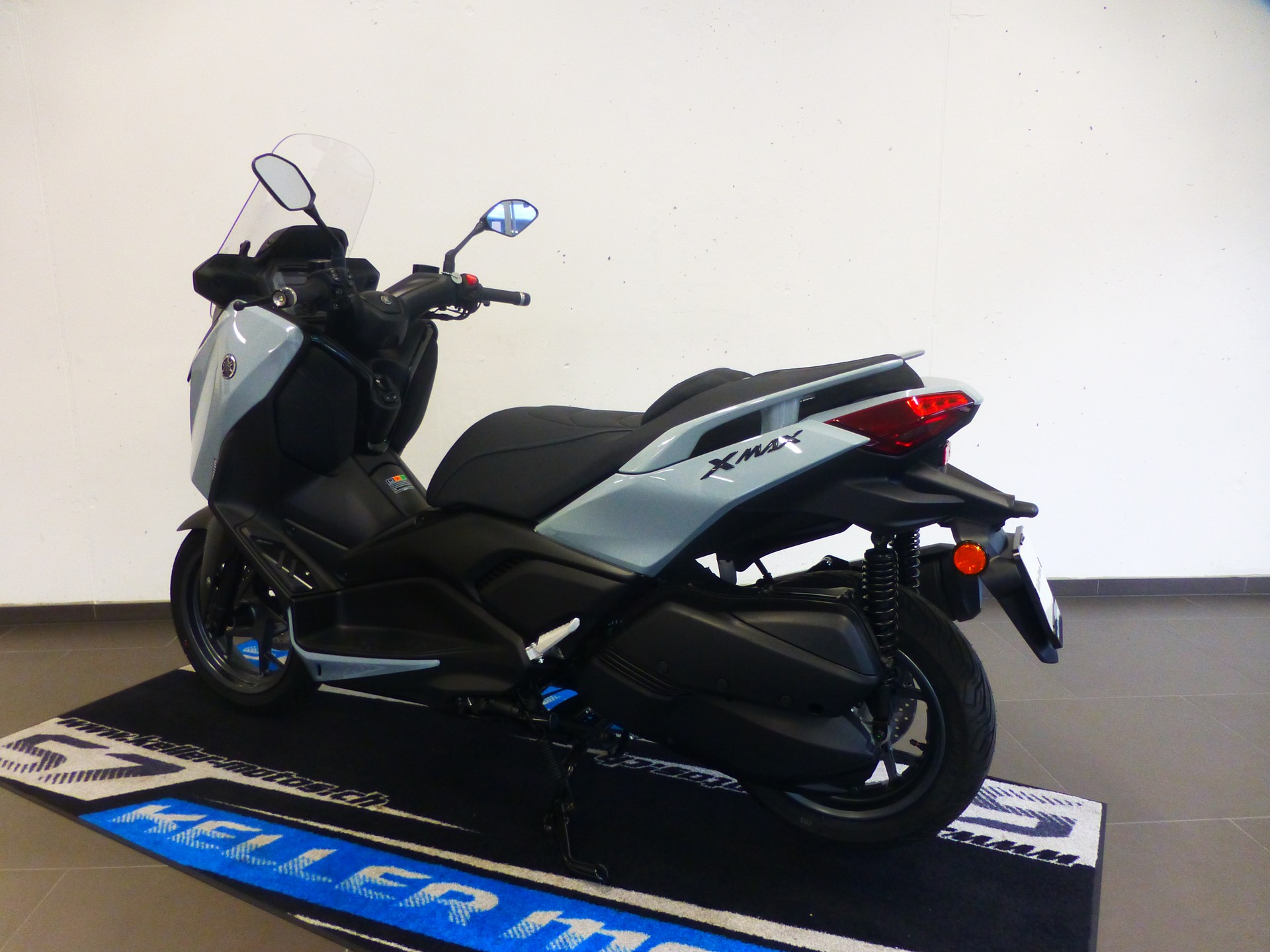 YAMAHA X-Max 300 Tech Max-image-11