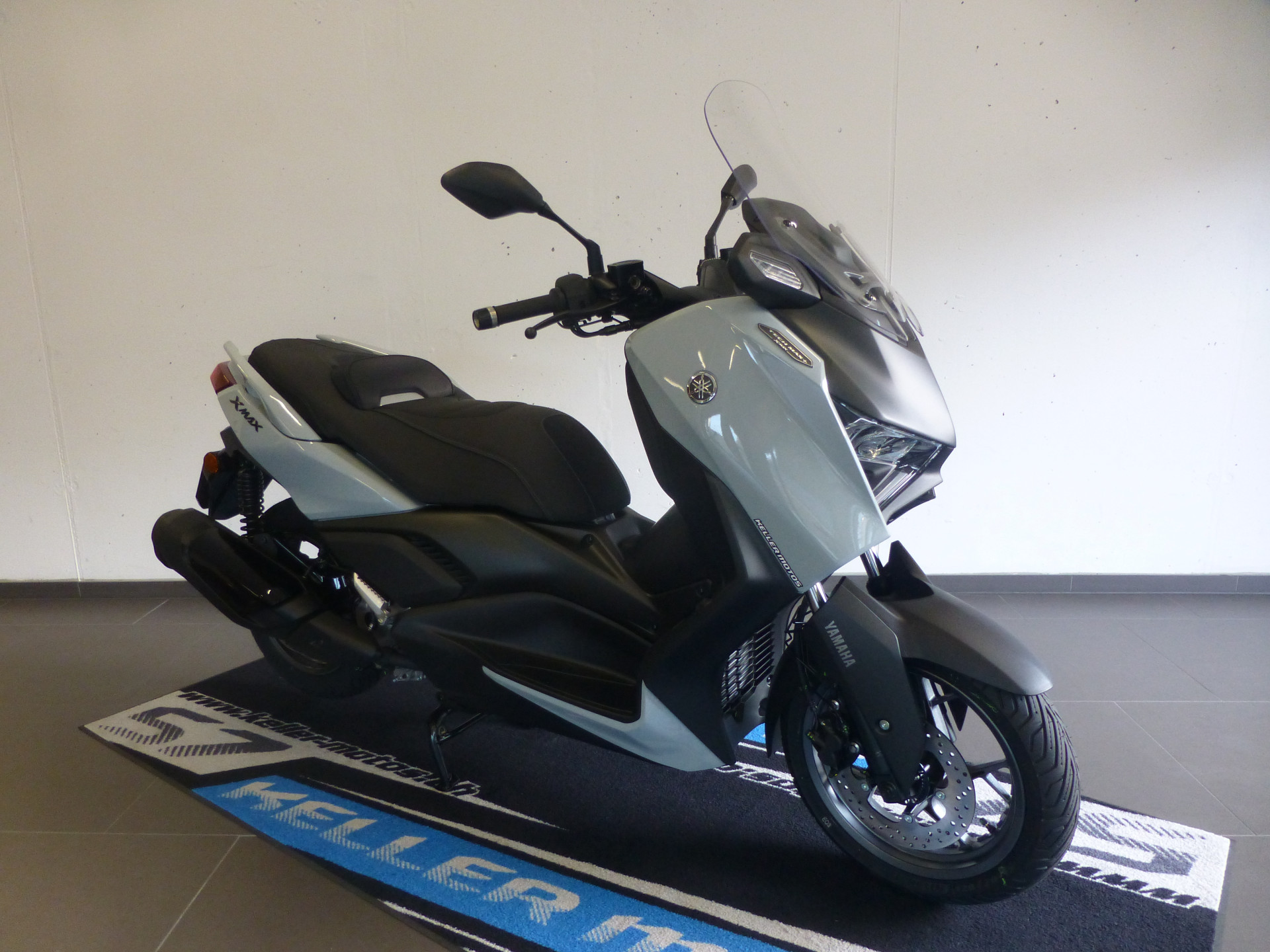 YAMAHA X-Max 300 Tech Max-showroom-element-3