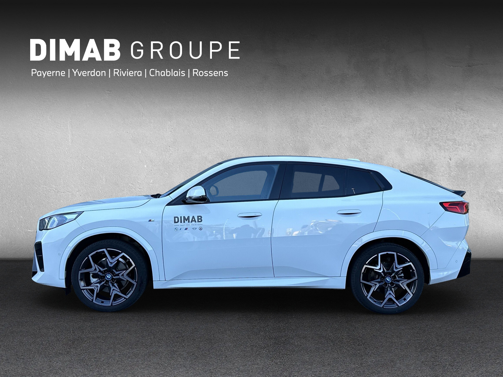 BMW iX2 xDrive 30 M Sport **Action de leasing à 1.9%** 📍-showroom-element-2